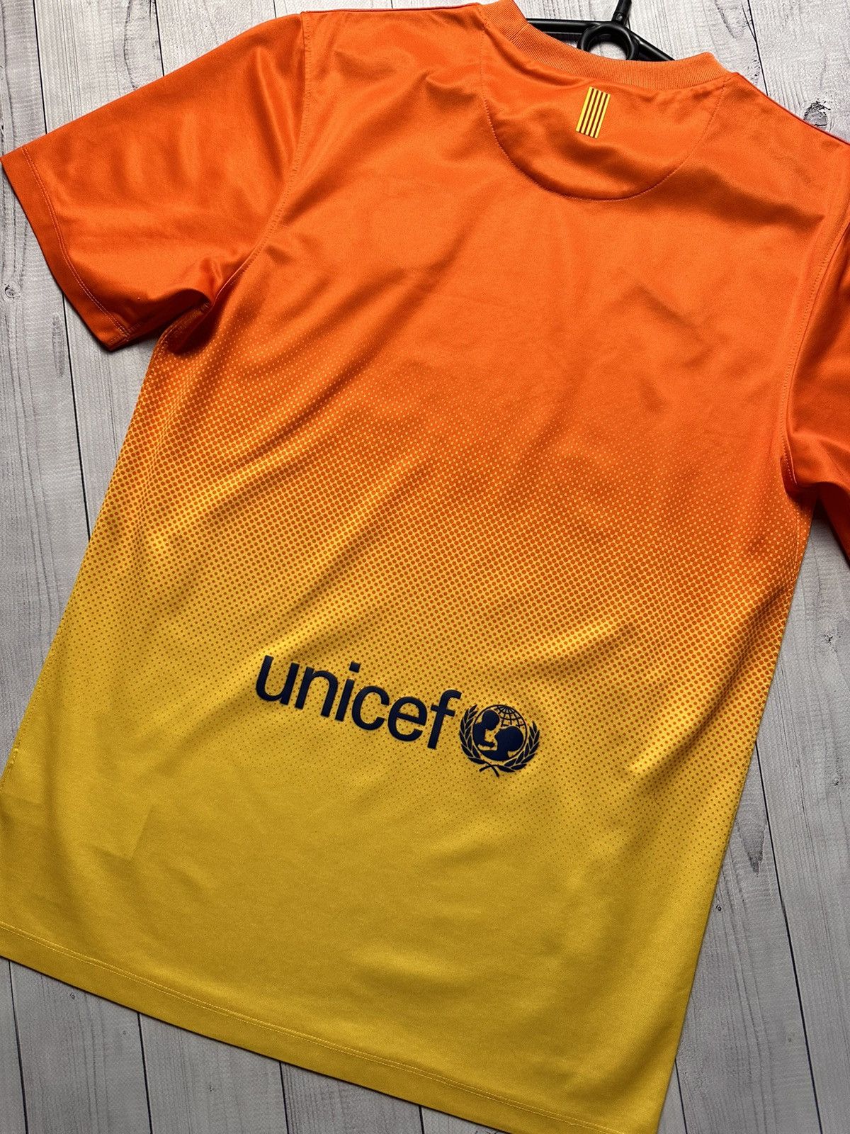 Vintage Vintage Nike Barcelona soccer jersey size S orange away Size US S / EU 44-46 / 1 - 8 Thumbnail