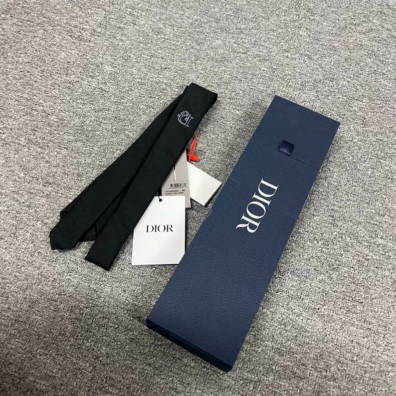 Dior dior embroidered logo tie with tags-2507