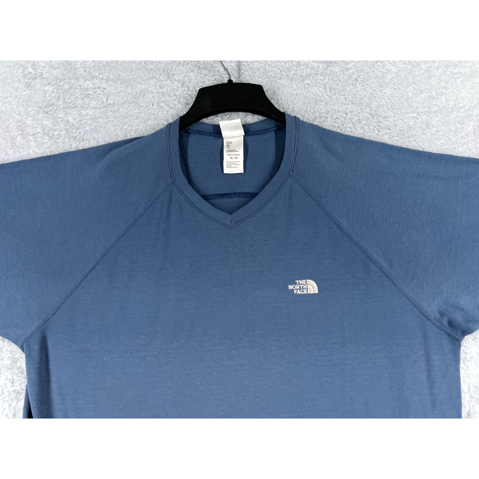 The North Face The North Face Shirt Men XL Blue Short Sleeve V-Neck Vaporwick Polyester Logo All Seasons Breathable Mens Size US XL / EU 56 / 4 - 4 Thumbnail