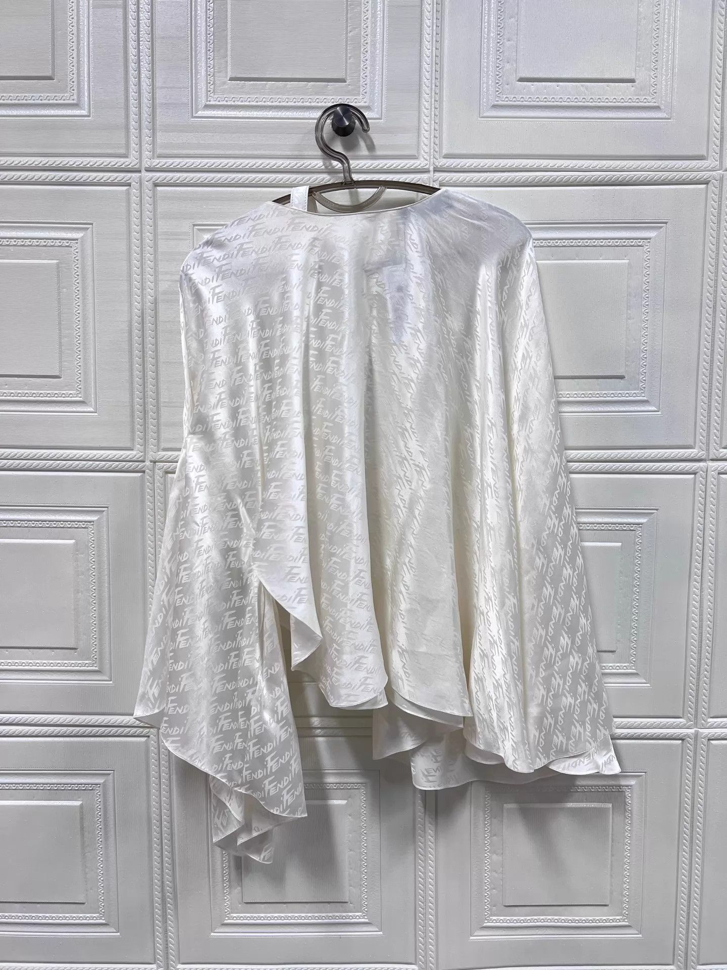 Fendi Fendi Silk Logo Shawl Back 3/4 Sleeve Waist-Tie Shirt 40 Size S / US 4 / IT 40 - 2 Thumbnail