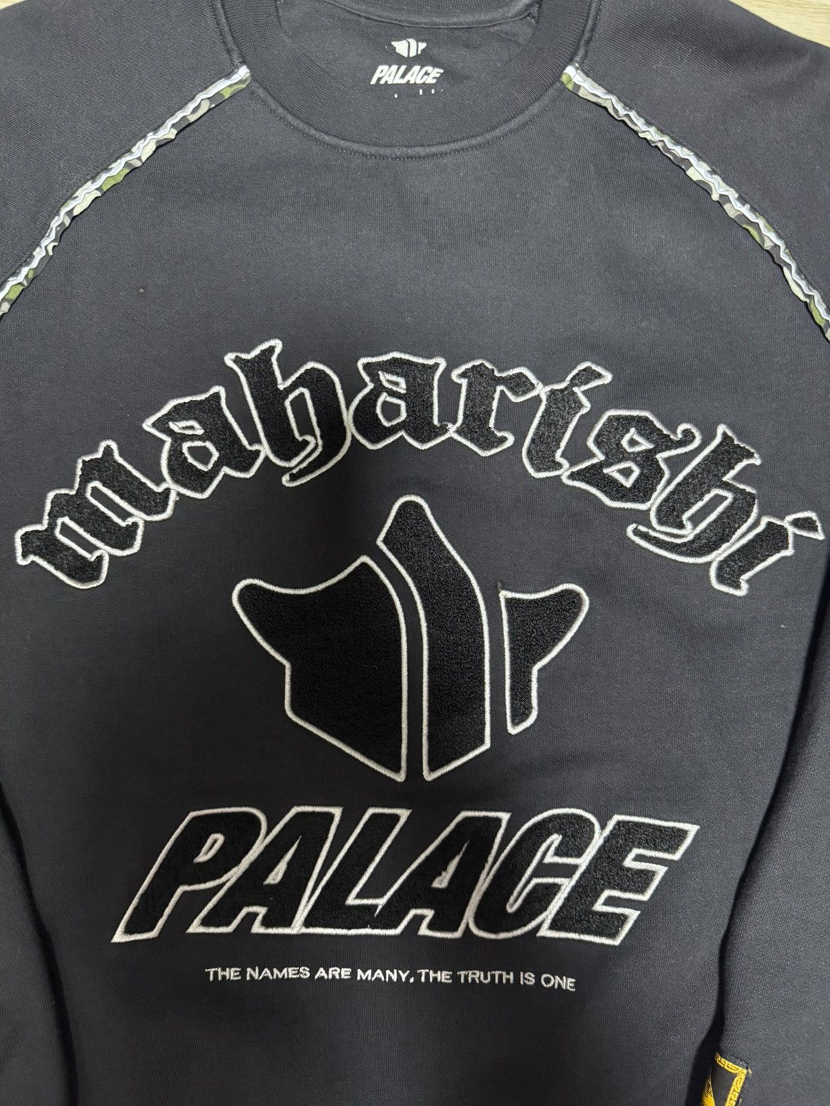Palace x Maharishi Temple Script Crew Black - 25SS