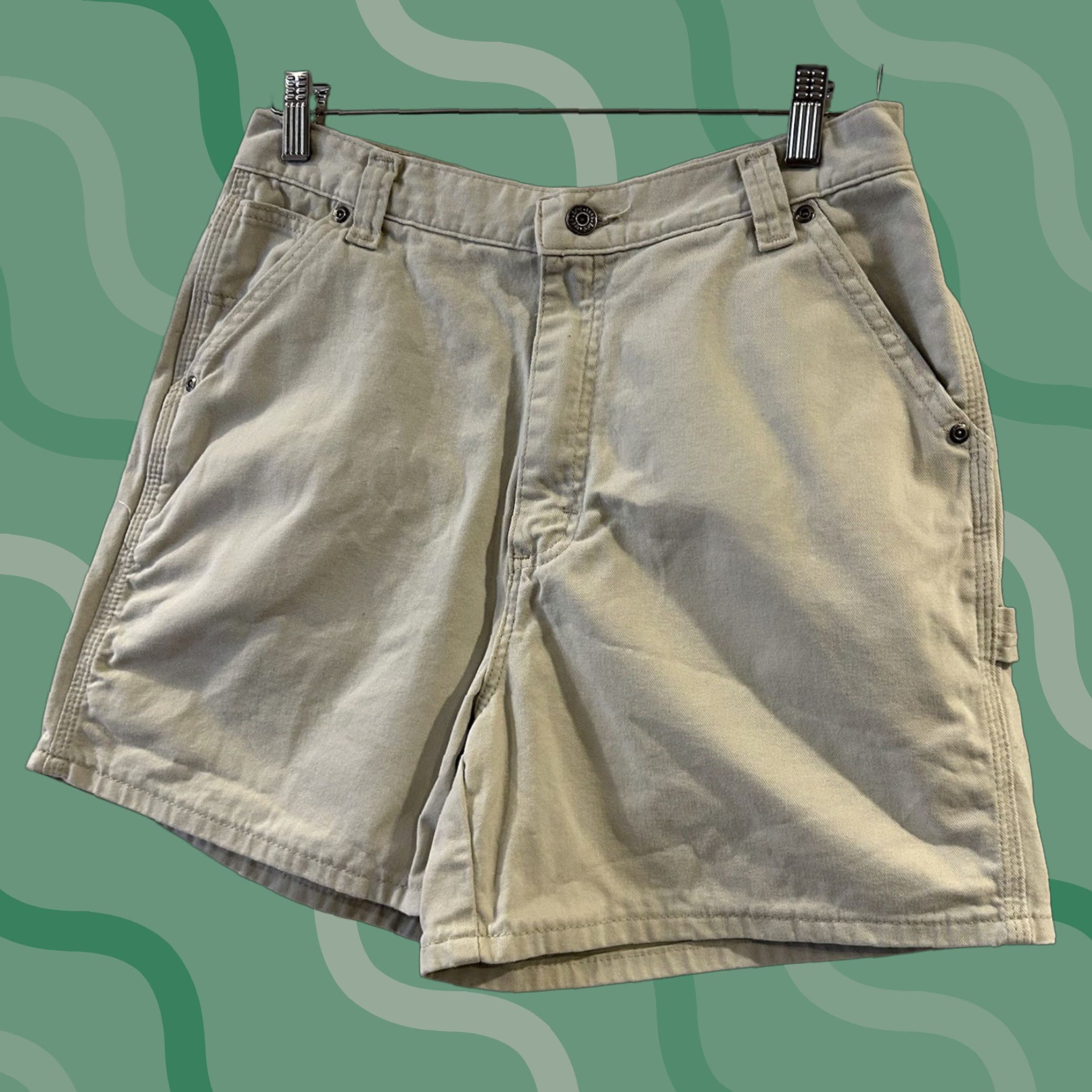 Lee VINTAGE Riveted by Lee Womens Shorts 90s Cargo Pocket High Waisted Beige 28in Waist 28in 5in Inseam Regular Size 10 Buttons Zipper Cotton Twill Size 32" / US 10 / IT 46 - 1 Thumbnail