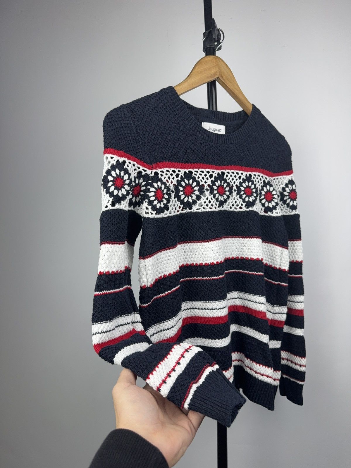 Desigual Avant Garde Y2K Desigual Crochet Floral Striped Knit Sweater Size S / US 4 / IT 40 - 5 Thumbnail