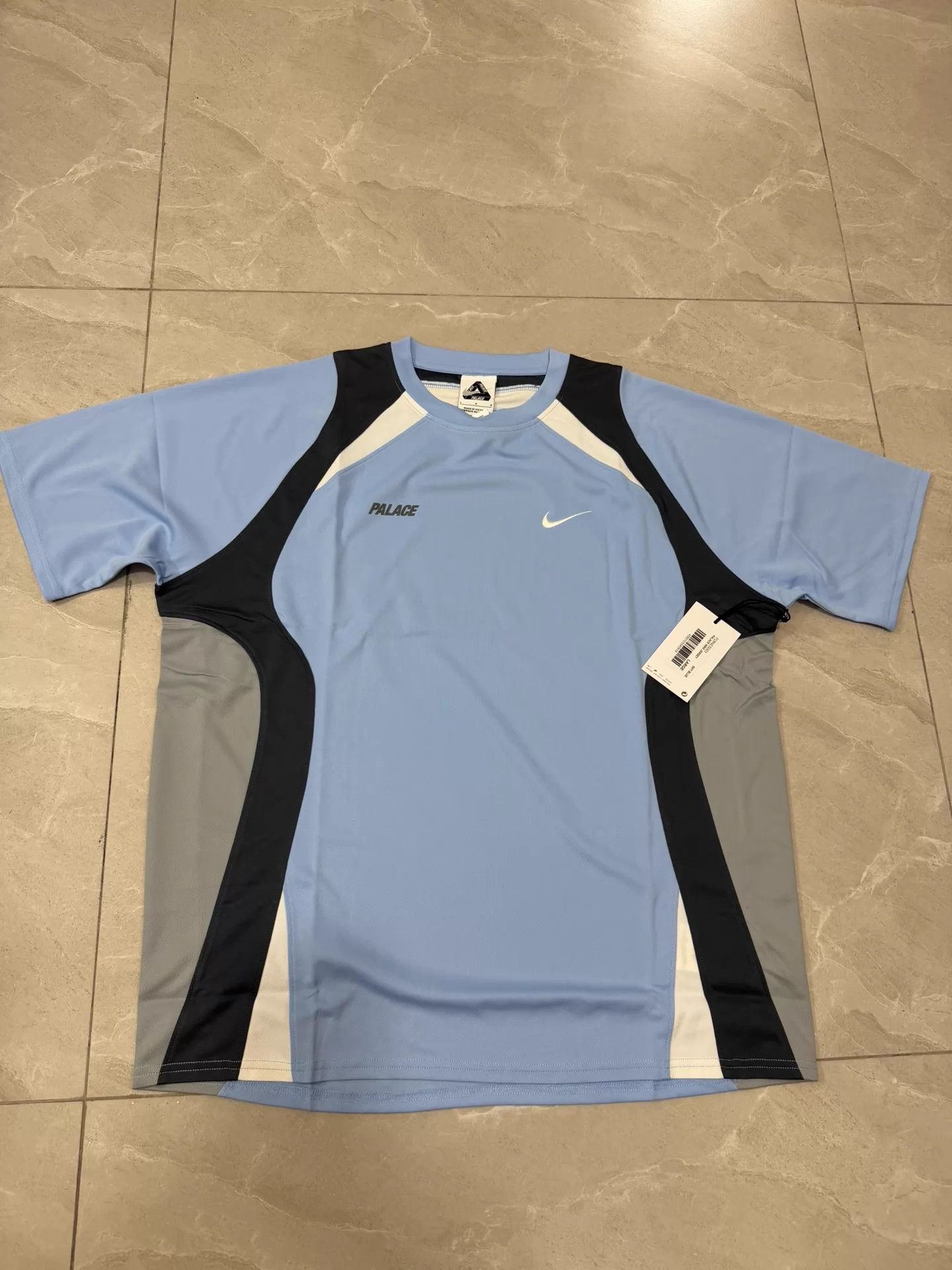 Palace PALACE x Nike SS26 DROP10 Oversized Drop Shoulder Sky Blue L Size US L / EU 52-54 / 3 - 1 Thumbnail