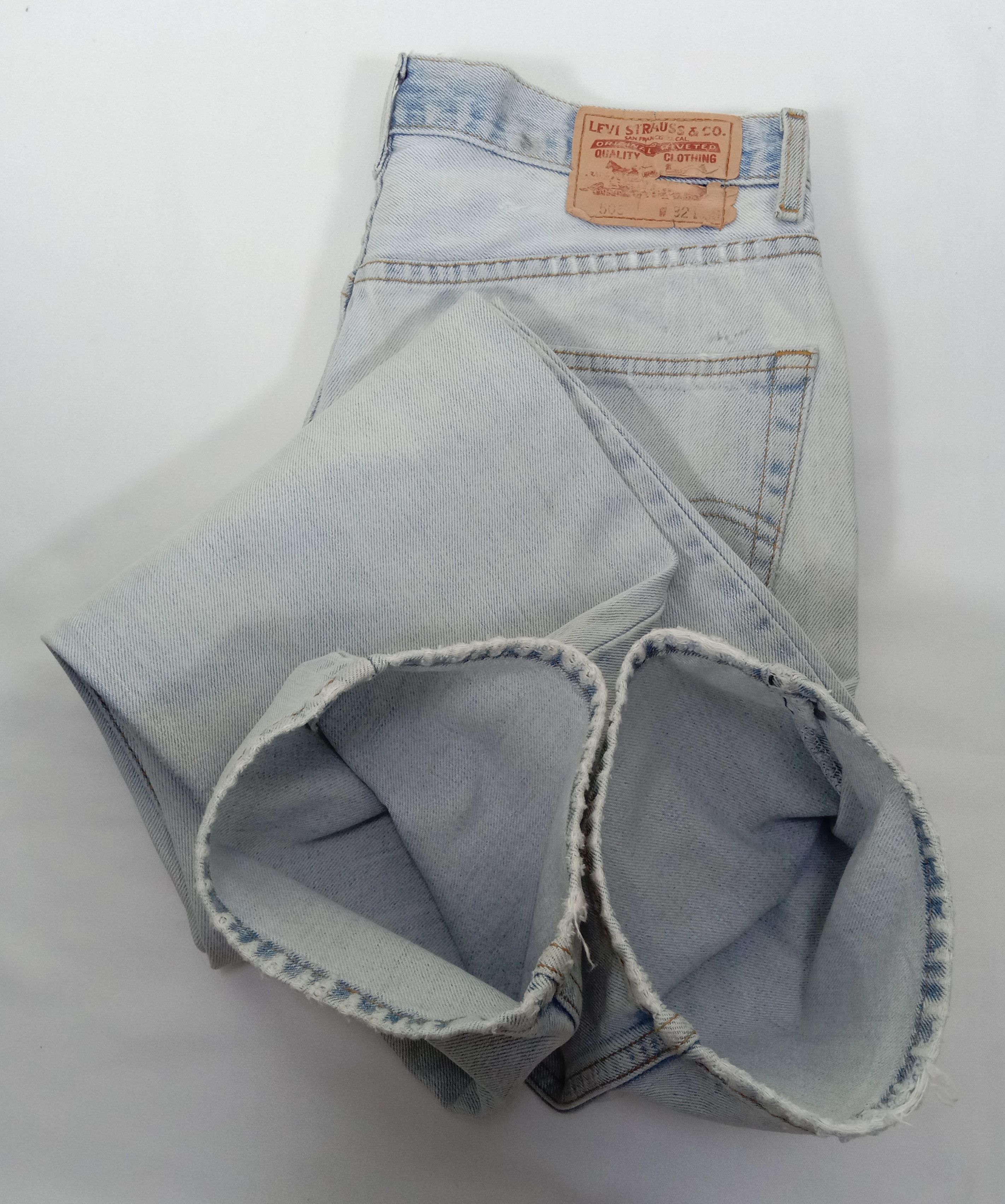 Levi's Vintage Levi's 505 Jeans Light Wash Distressed Denim Size US 32 / EU 48 - 16 Thumbnail