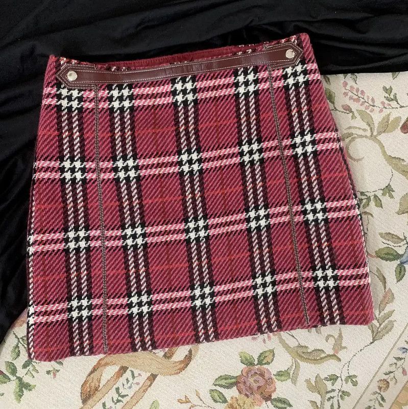 Burberry Short Plaid Cotton Skirt in Burgundy