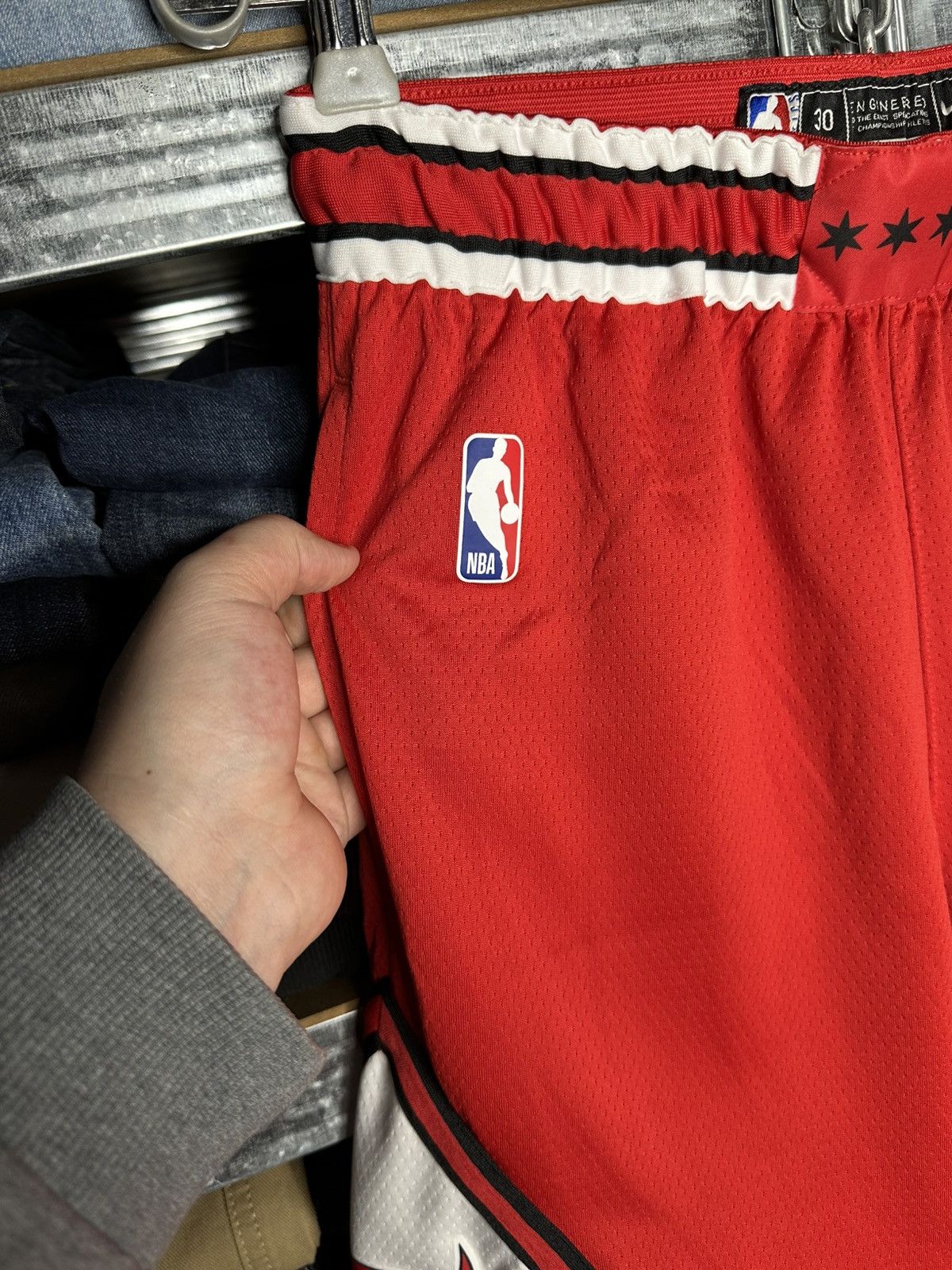 Nike Chicago Bulls Nike Men's NBA Red Swingman Shorts Size S (30) Size US 30 / EU 46 - 3 Thumbnail