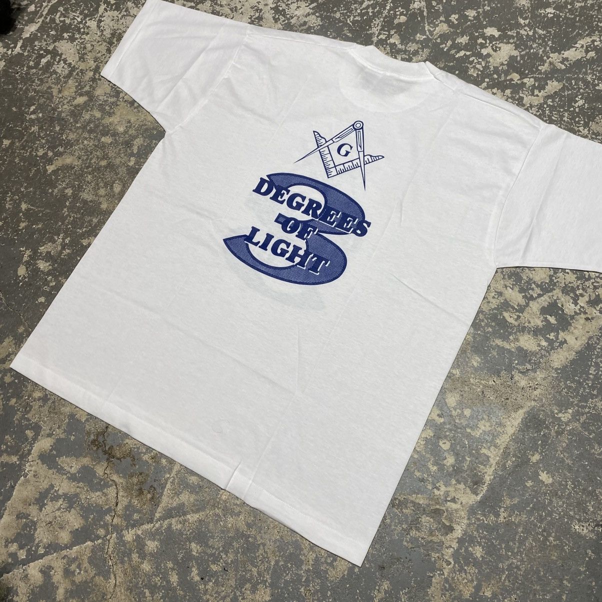 Vintage Vintage Freemason 3 Degrees of Light T-Shirt Illuminati Whit Size US XL / EU 56 / 4 - 8 Thumbnail