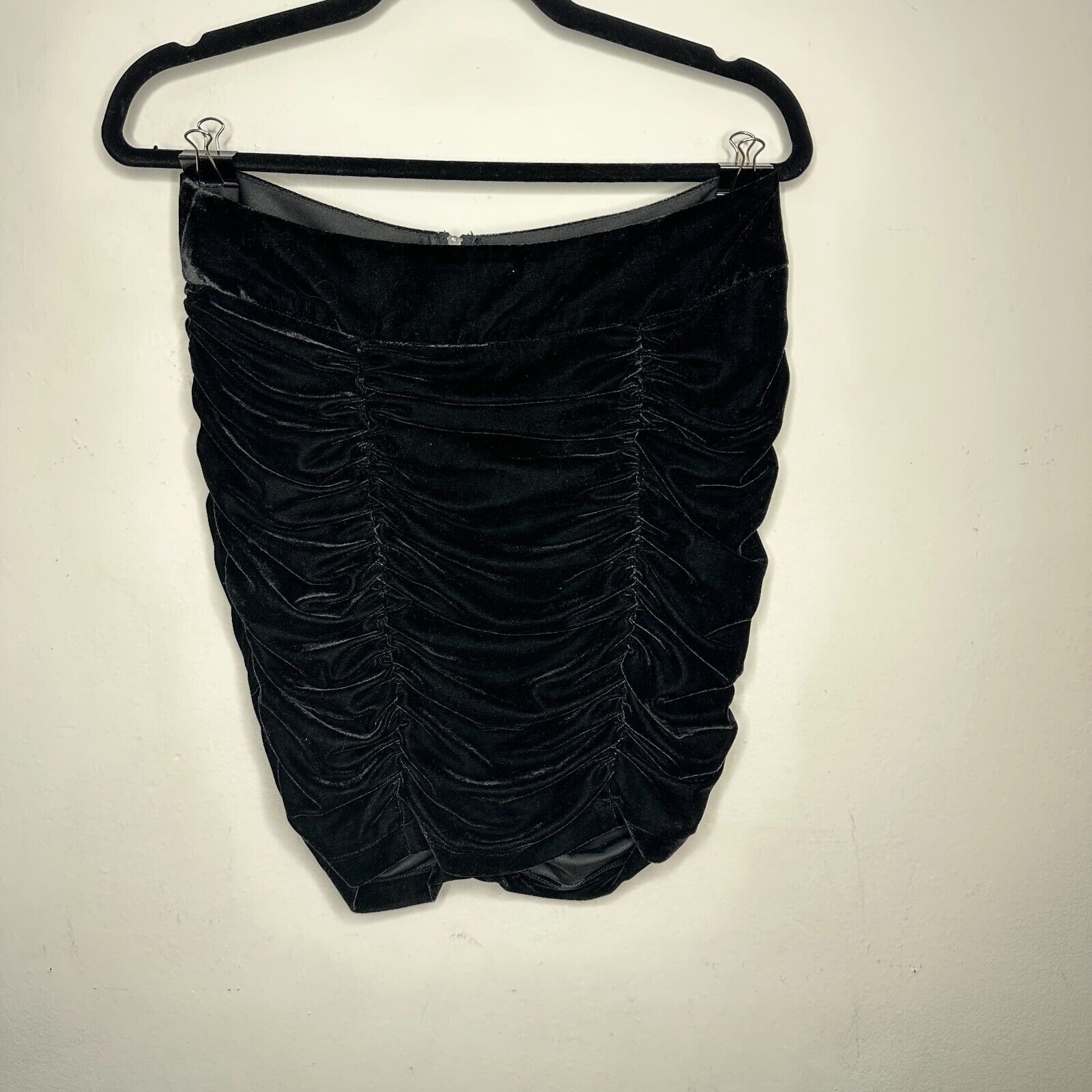 Other Solid Jet Black Sexy Ruched Velvet Mini Skirt Zip Back M Size 30" / US 8 / IT 44 - 10 Thumbnail