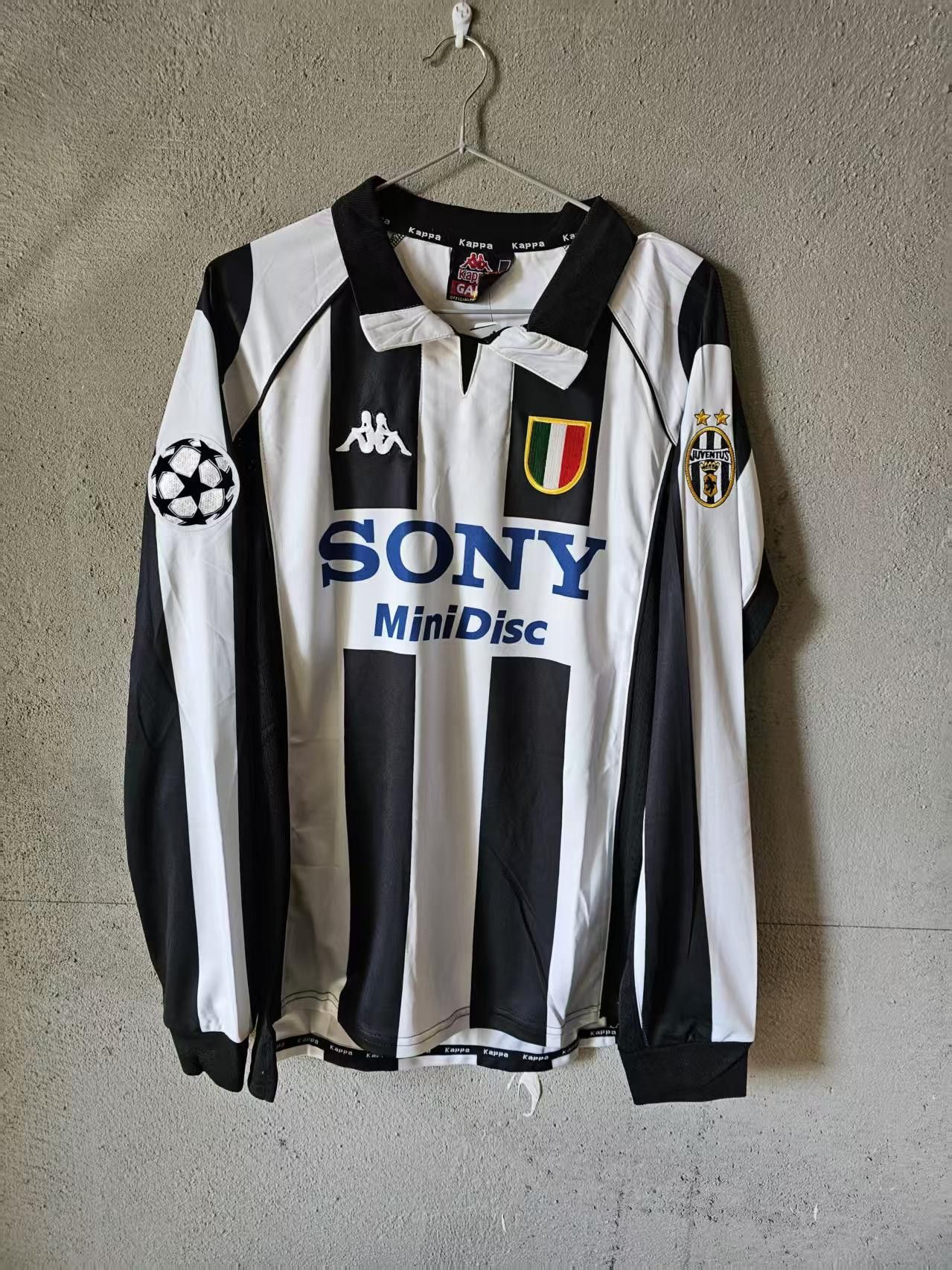 Other 1997 1998 Juventus #21 Zidane Jersey Longsleeve Size US L / EU 52-54 / 3 - 2 Thumbnail