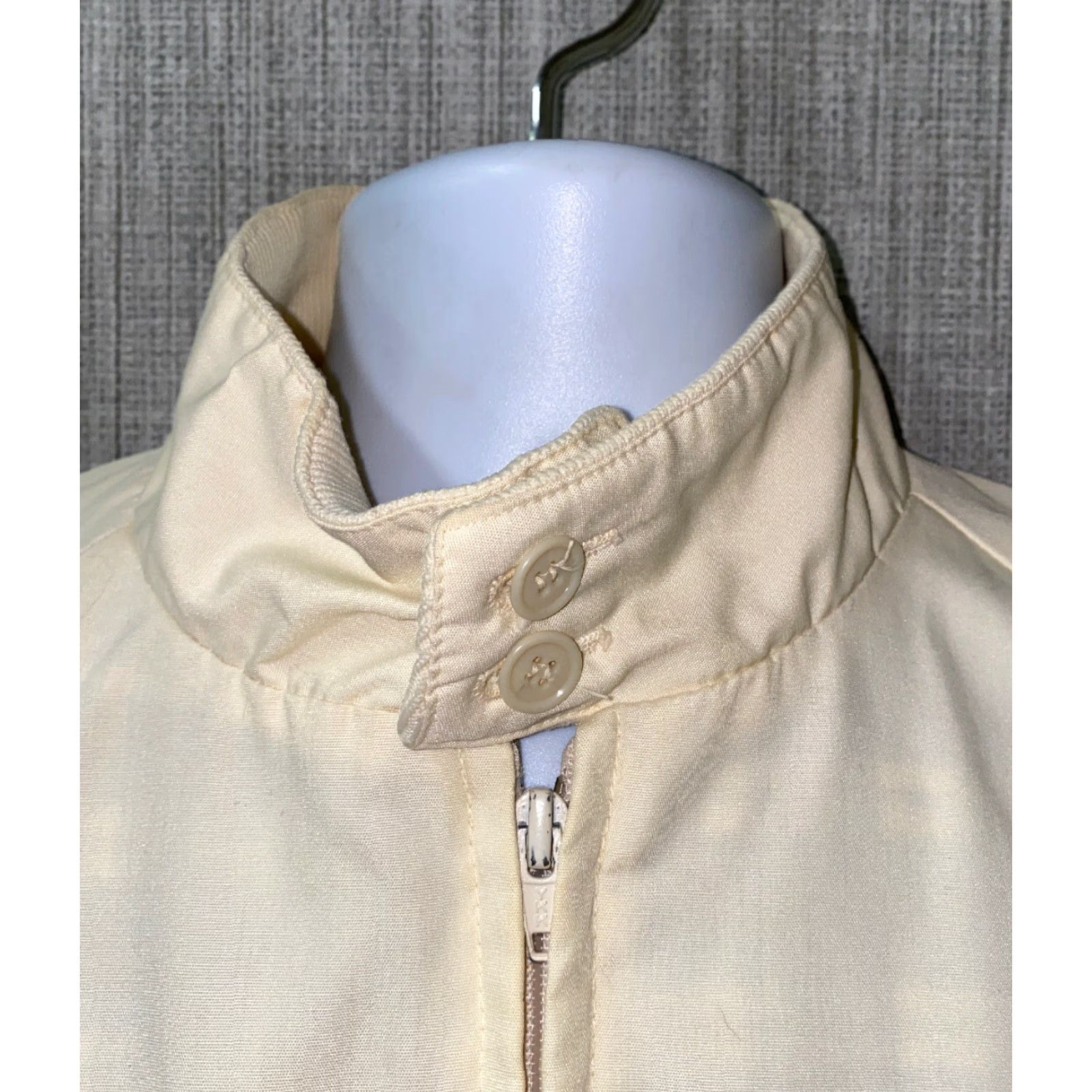 Vintage Vintage North Bilt Beige Plaid Lined Full Zip Jacket Mens Size XL Regular Style Full Zip Features ZIP Closure Casual Size US XL / EU 56 / 4 - 3 Thumbnail
