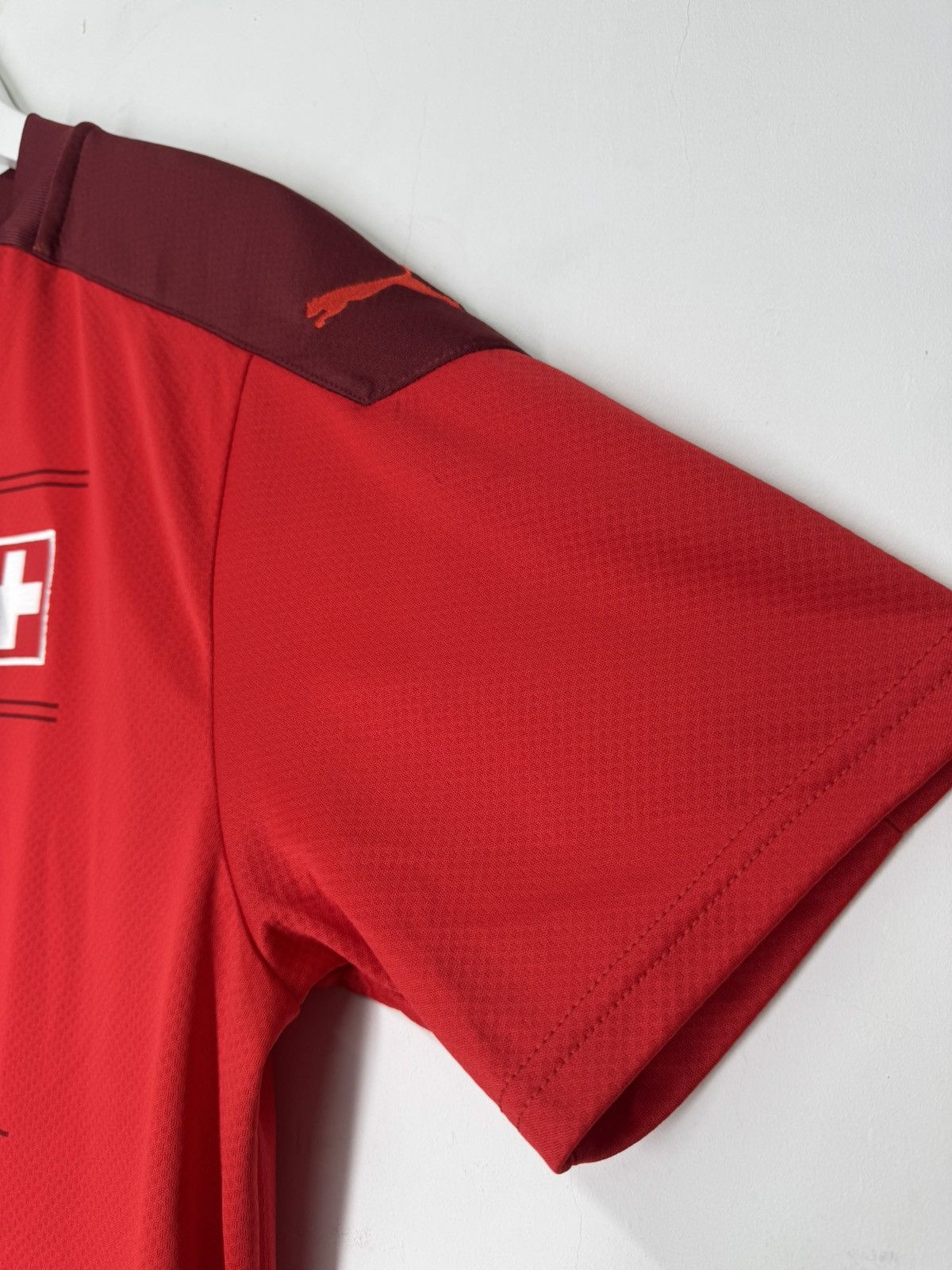 Puma #19 Itten Switzerland 2020/21 Home Puma Football Shirt Size US L / EU 52-54 / 3 - 11 Thumbnail