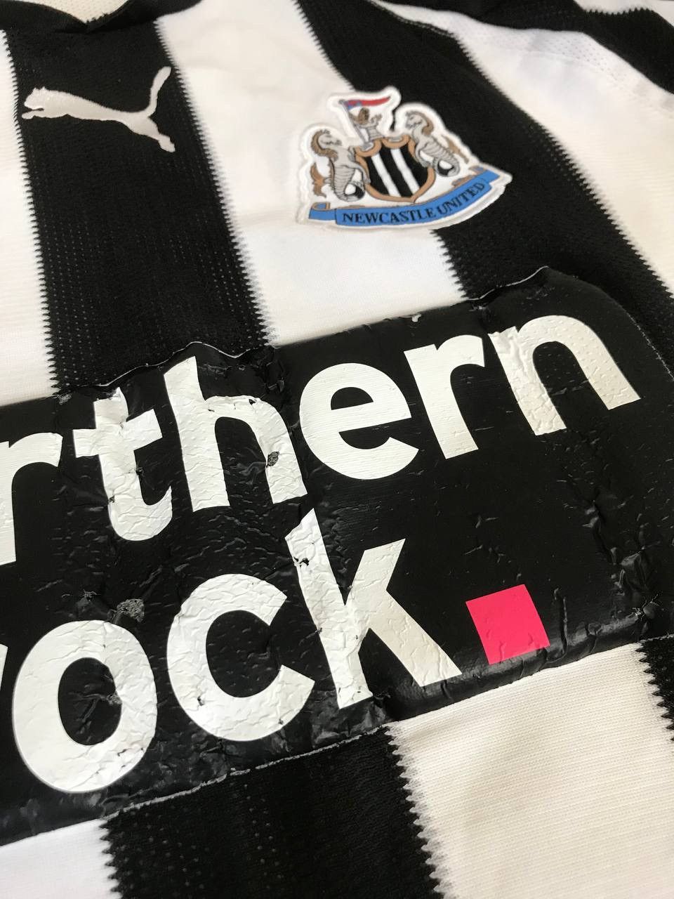Puma 🔥 Puma NewCastle United 2010 2011 Soccer Jersey Shirt VTG Size US L / EU 52-54 / 3 - 8 Thumbnail