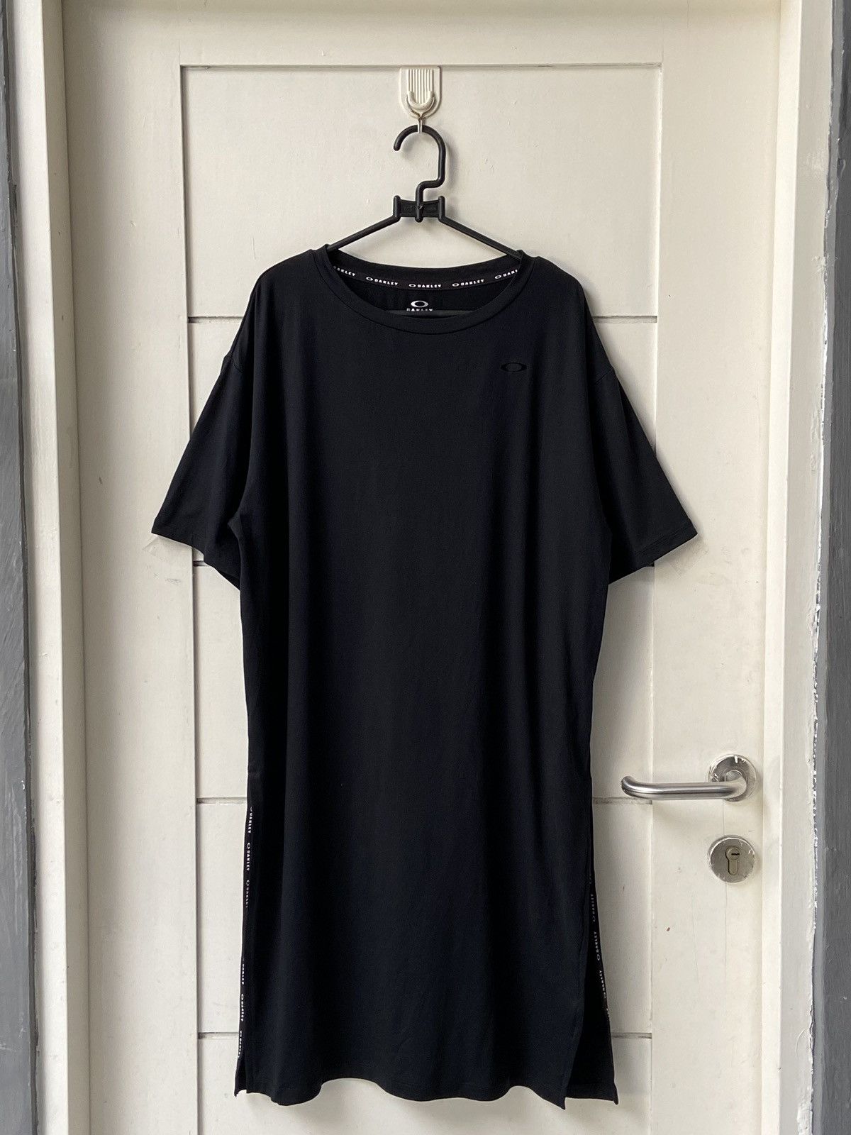 Oakley OAKLEY Black Long T-shirt Size US L / EU 52-54 / 3 - 10 Thumbnail
