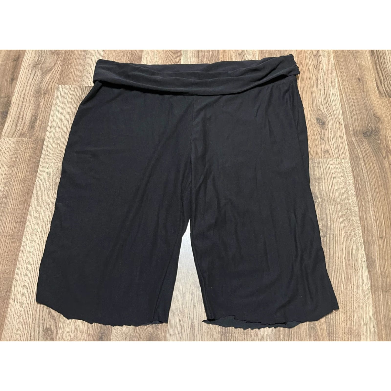 Vintage Bobbie Brooks Shorts Women's 3X Black Pull On Casual Flat Front Cut Legs Womens Size 40" / US 18 - 2 Thumbnail