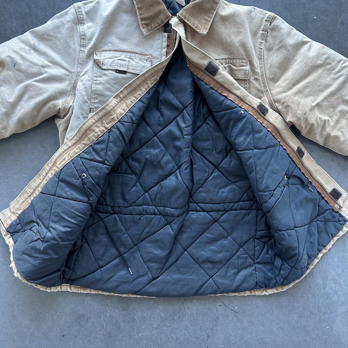 Carhartt × Vintage Crazy Vintage 80s Thrashed Carhartt Chore Barn Coat Grunge Size US XL / EU 56 / 4 - 5 Thumbnail