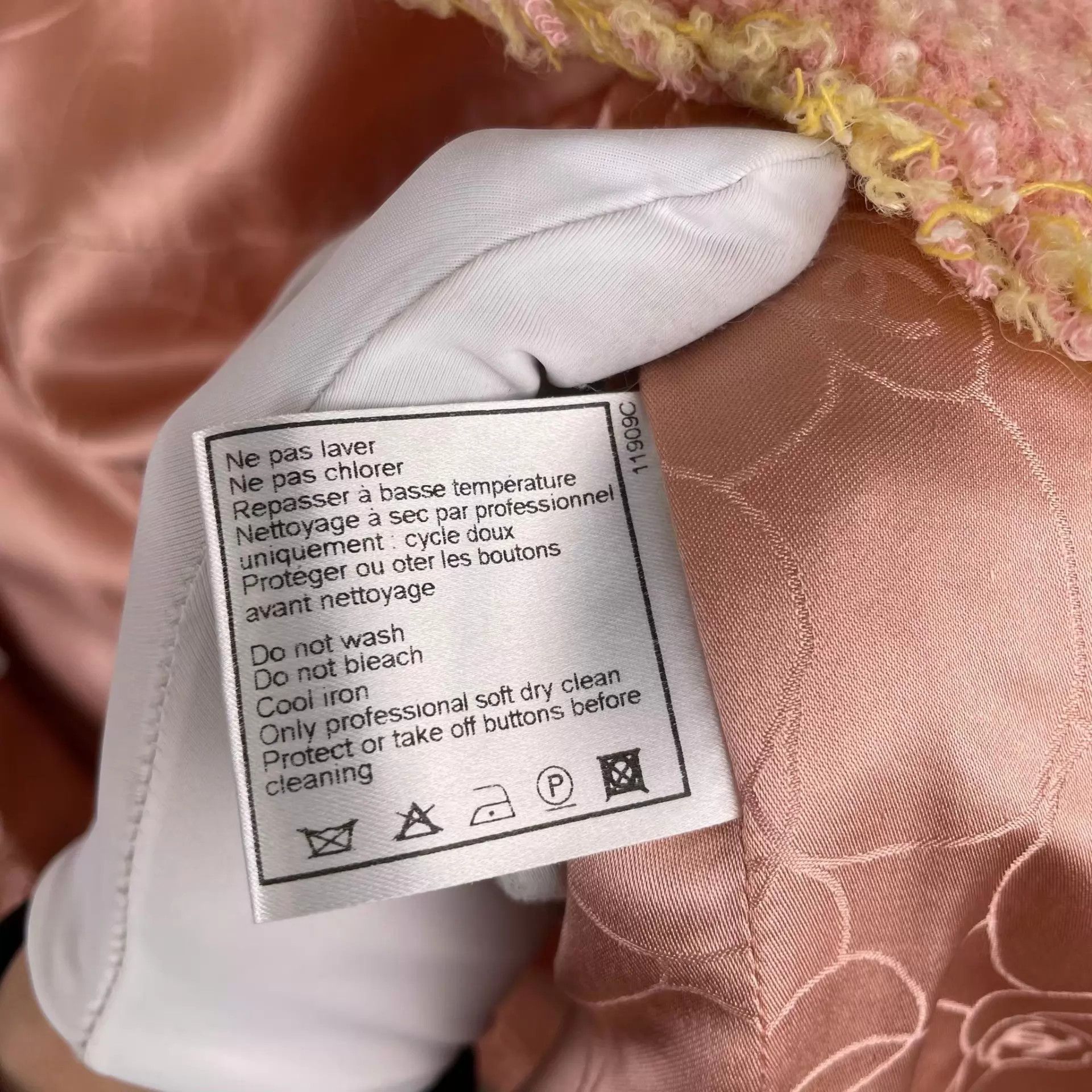 Chanel Chanel Runway Pink Jacket 38 Size S / US 4 / IT 40 - 5 Thumbnail