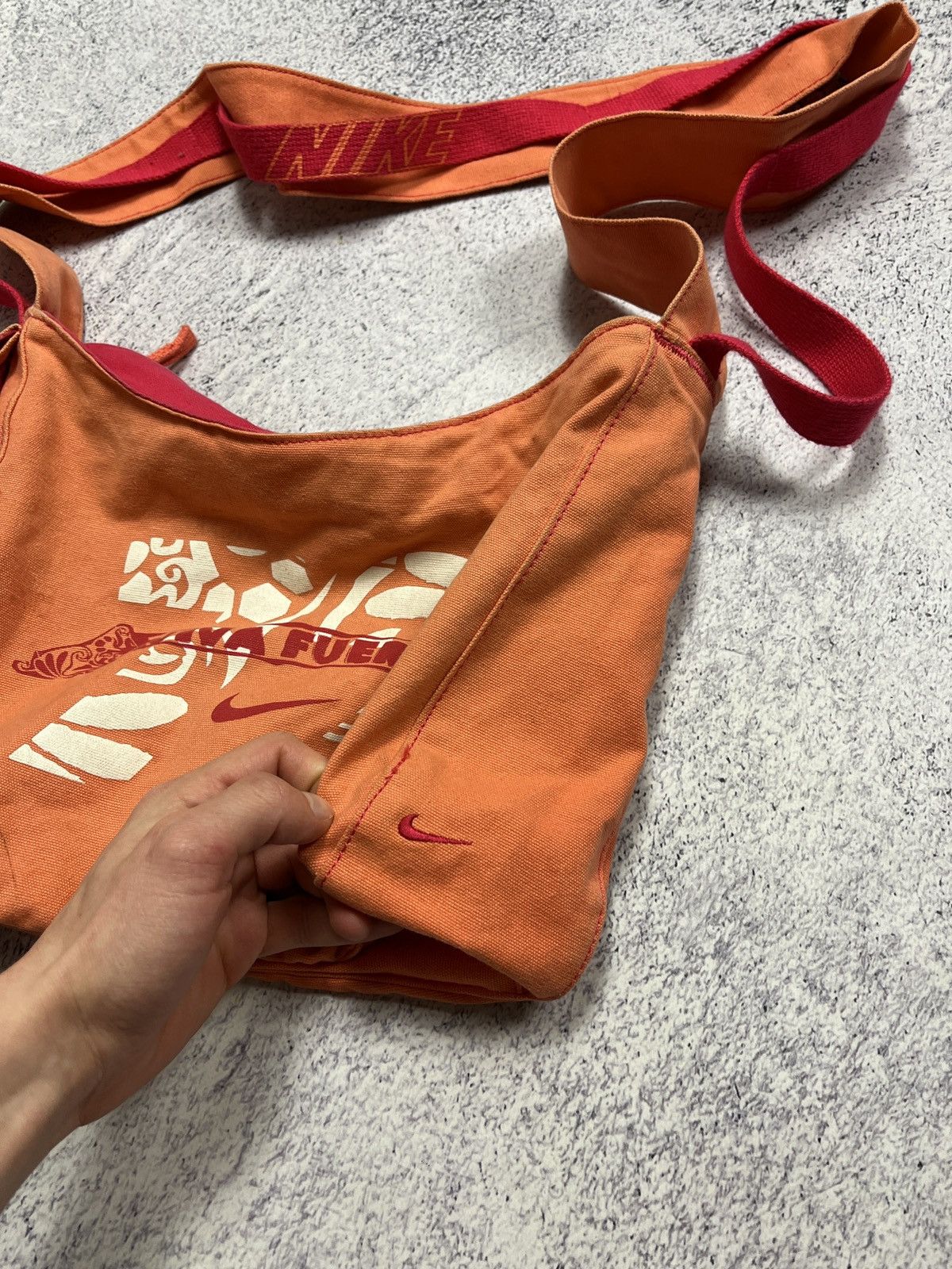 Nike Nike Vintage 00’s Y2k Shoulder Sling Bag Swoosh Hype Rare Size ONE SIZE - 7 Thumbnail