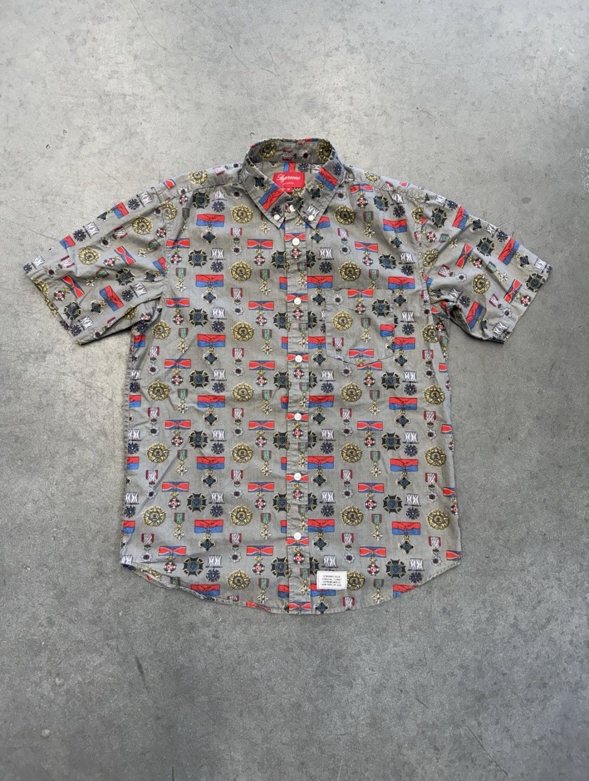 Supreme SS10 Supreme Medals S/S Button Up Shirt Size US M / EU 48-50 / 2 - 1 Thumbnail