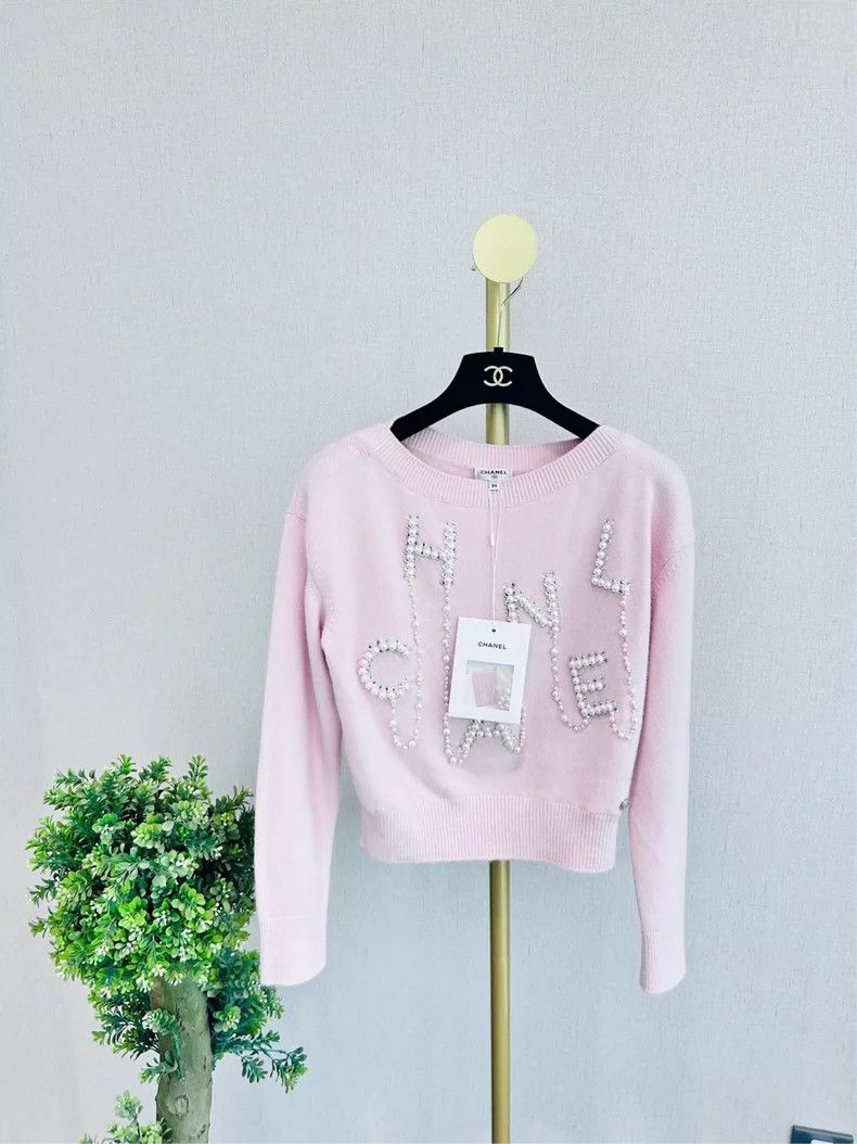 Chanel Chanel Pink pearl sweater Size XXS / US 00 / IT 34 - 1 Thumbnail