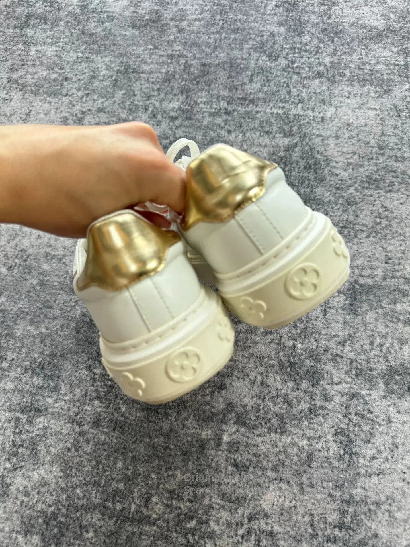 Louis Vuitton Louis Vuitton Gold Logo Platform Shoes. Size US 5 / IT 35 - 5 Thumbnail