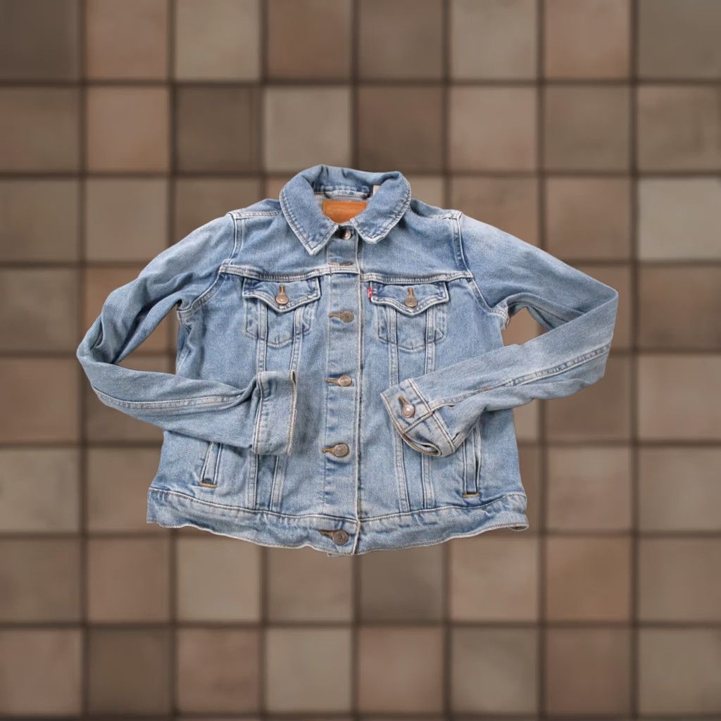 Levi's Levi's Jean Jacket Womens M Blue Denim Trucker Leather? (adjusted) Size 32" / US 10 / IT 46 - 1 Thumbnail