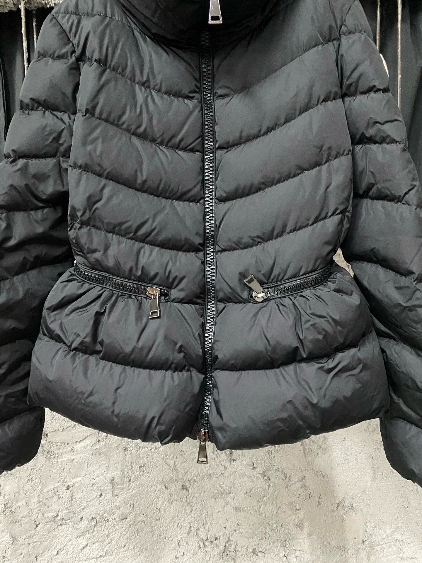 Moncler Moncler puffer jacket size 1 new Size S / US 4 / IT 40 - 4 Thumbnail