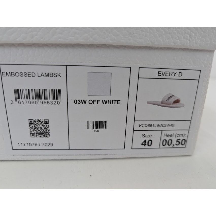 Dior o1rshd1 Every-D Embossed Lambskin Slide Sandal in Off White Size US 7 / EU 40 - 23 Thumbnail