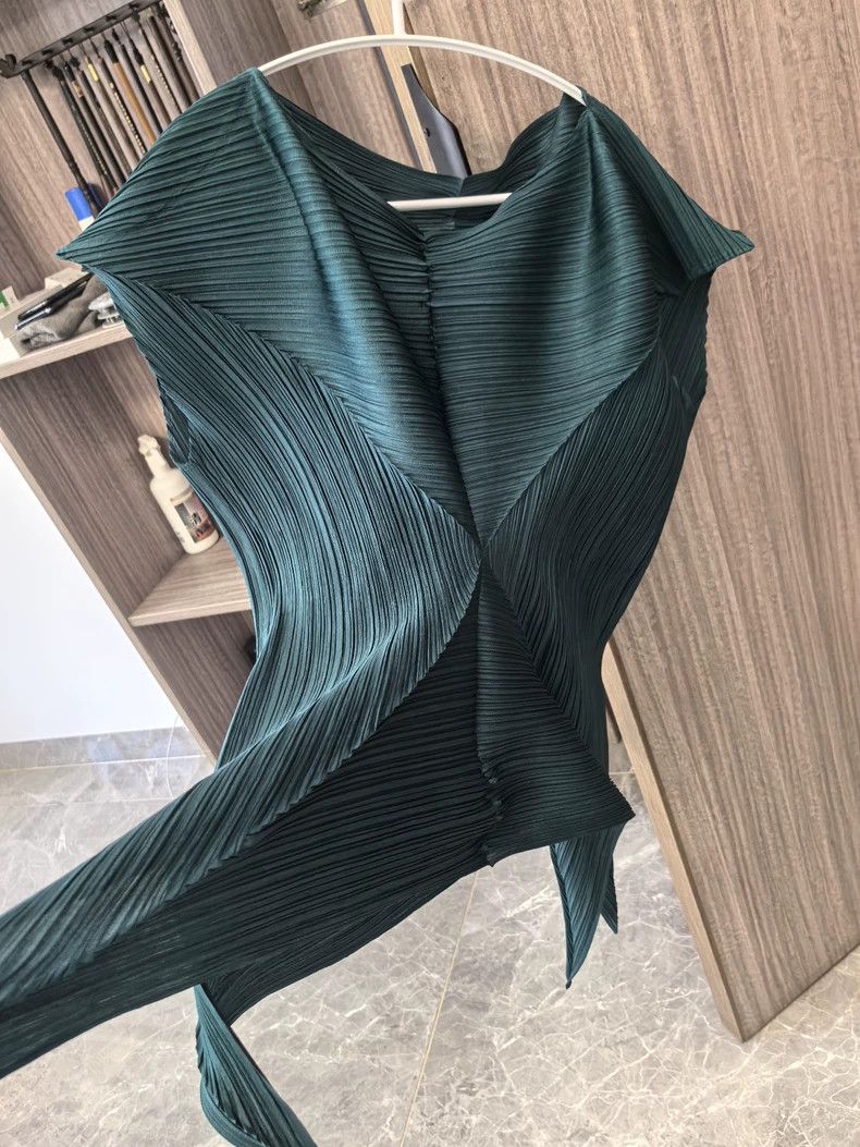 Issey Miyake Issey Miyake size:one size Green pleated short-sleeved shi Size XS / US 0-2 / IT 36-38 - 1 Thumbnail