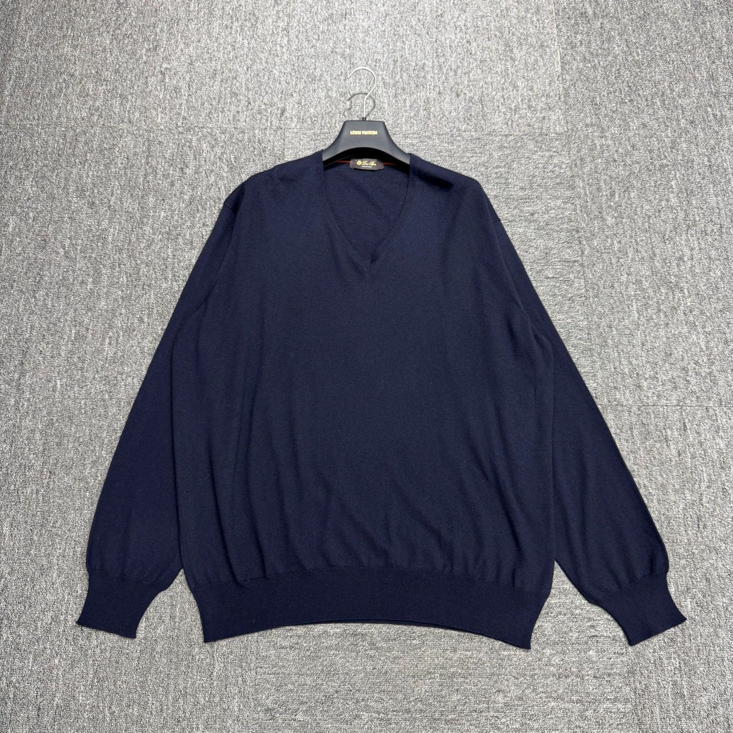 Loro Piana Loro Piana V-neck cashmere knit sweater 58 99 New Size US XXL / EU 58 / 5 - 1 Thumbnail