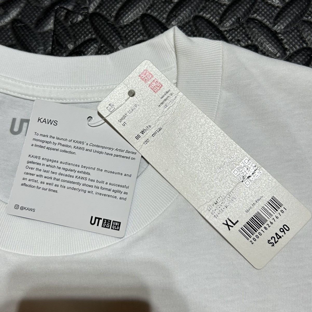 Kaws × Uniqlo KAWS x Uniqlo TShirt Men’s Size XL Companion White Pink NEW Size US XL / EU 56 / 4 - 4 Thumbnail