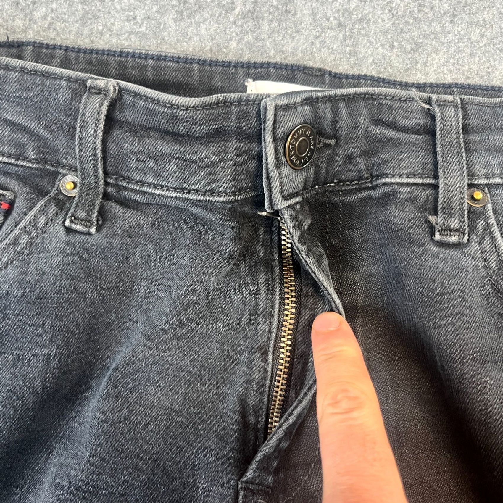 Tommy Hilfiger Tommy Hilfiger Slim Jeans Mens Dark Grey 36 32 Charcoal Wash Stretch Scanton Denim Cotton Elastane 5-Pocket Tapered Zip Fly Size US 36 / EU 52 - 7 Thumbnail