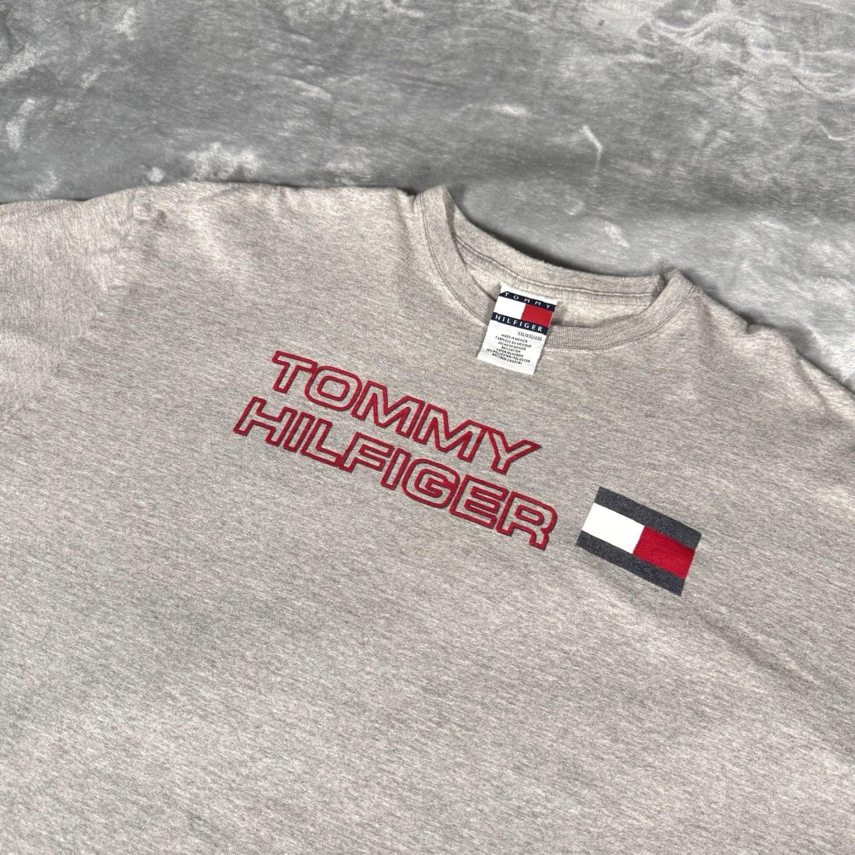 Tommy Hilfiger VINTAGE Tommy Hilfiger Flag T Shirt Mens 2XL Gray Hip Hop Y2K Graphic Print Crew Neck Short Sleeve Shirt Mens Size US XXL / EU 58 / 5 - 2 Thumbnail