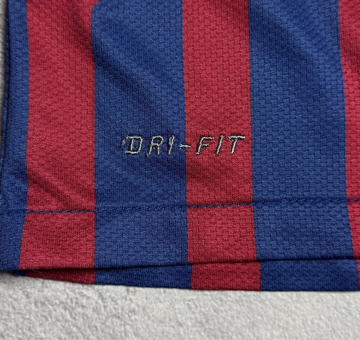 Nike Barcelona 2011 2012 Home Football Shirt Soccer Jersey Nike Size US S / EU 44-46 / 1 - 9 Thumbnail