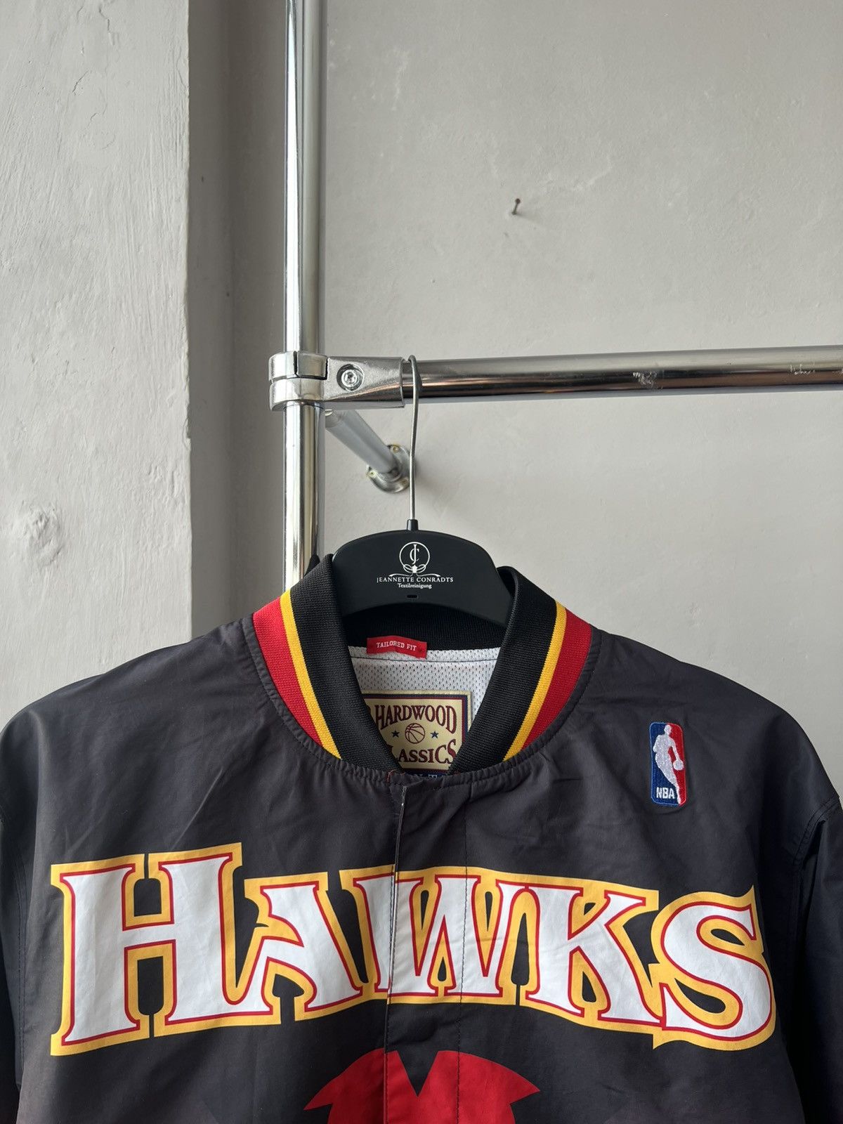 Mitchell & Ness RARE 1995/96 ATLANTA HAWKS MITCHELL&NESS NBA BOMBER JACKET L Size US L / EU 52-54 / 3 - 5 Thumbnail