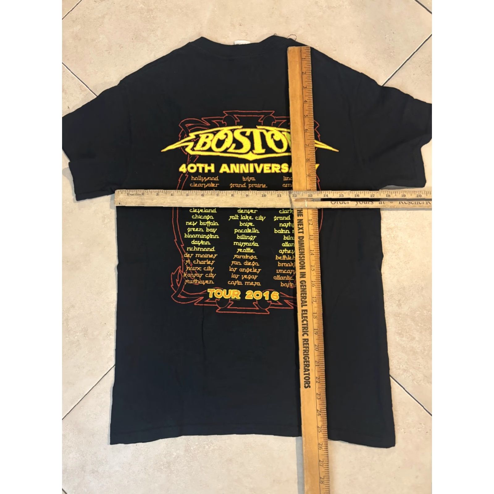Gildan Boston Shirt Mens Small Black 40th Anniversary Tour 2016 Rock Band Concert Tee Size US S / EU 44-46 / 1 - 5 Thumbnail