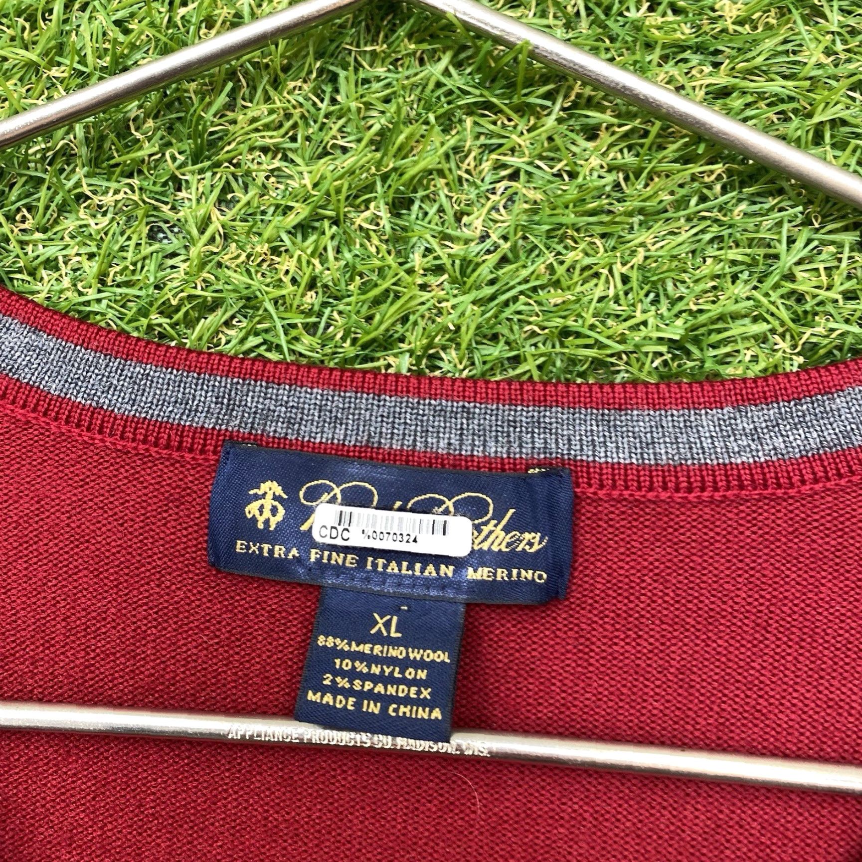 Brooks Brothers Brooks Brothers Merino Wool Sweater Mens XL Red Knit V Neck Slim Fit Pullover Size US XL / EU 56 / 4 - 3 Thumbnail
