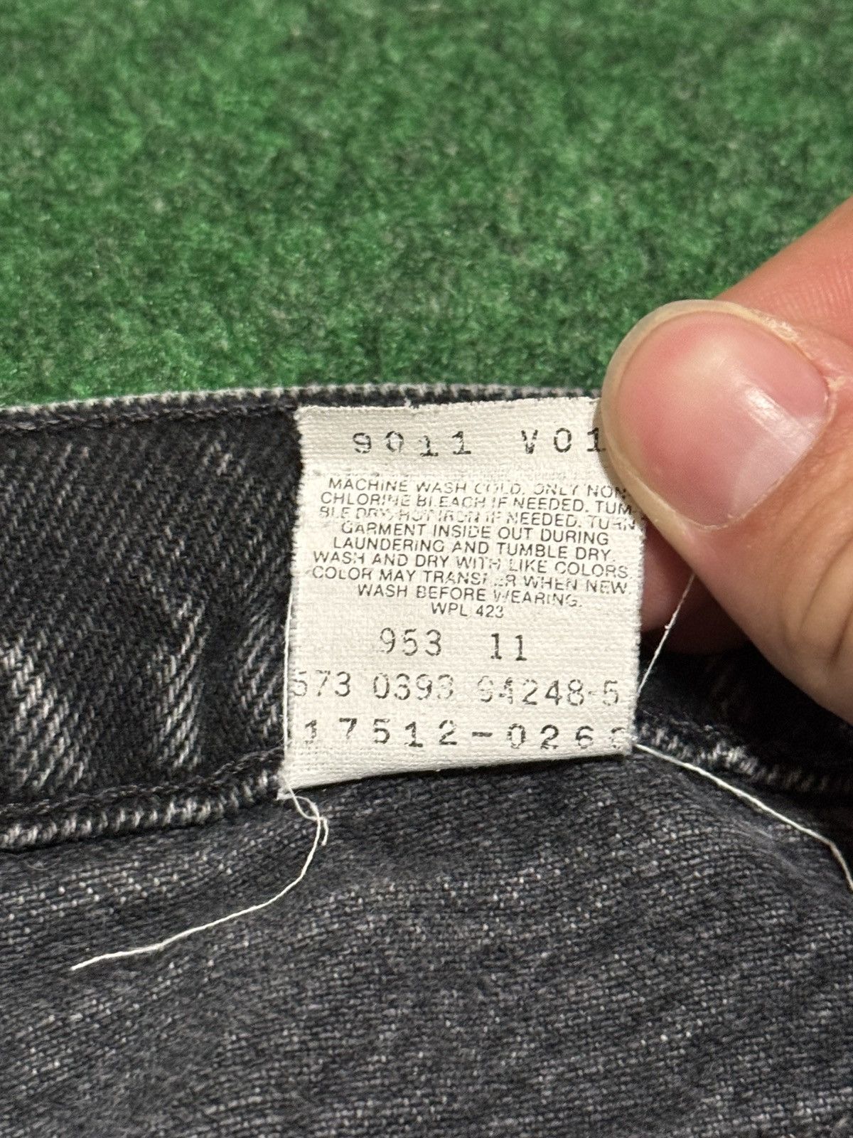 Levi's Vintage Clothing Vintage 90s Levi’s 512 Slim Taper Women 5 Black Denim Jeans Size 26" / US 2 / IT 38 - 5 Thumbnail