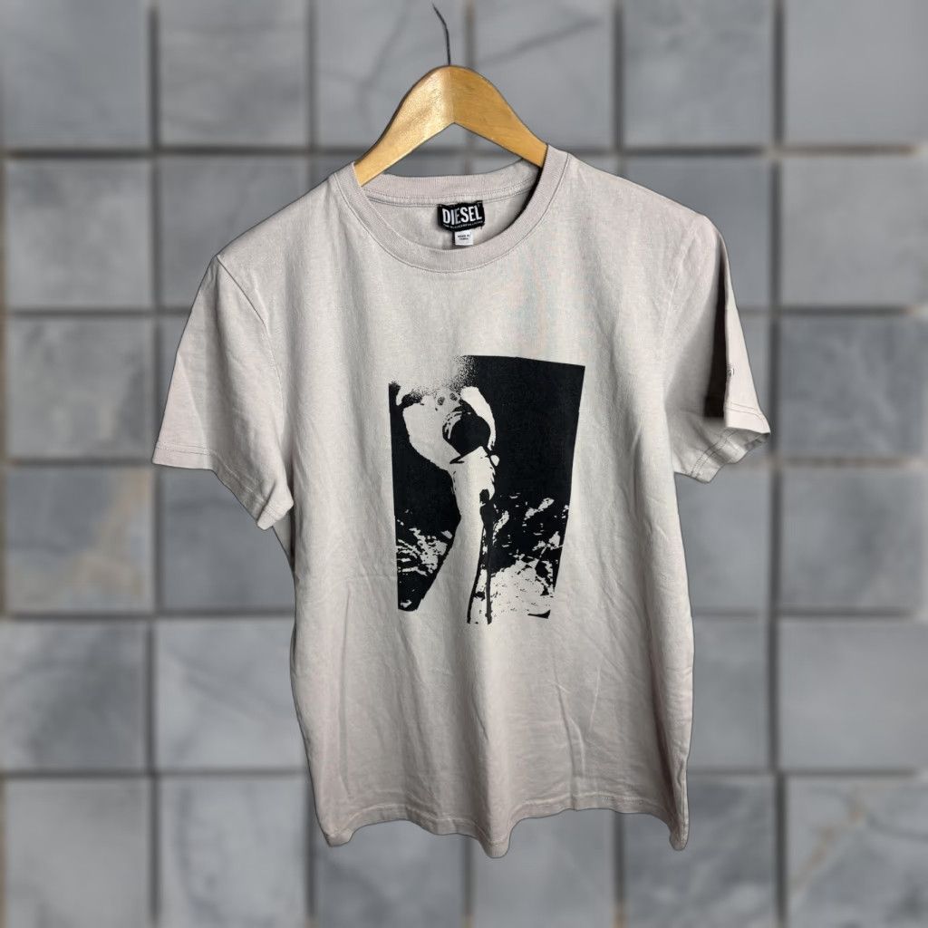 Diesel Diesel Shirt Mens L Gray Graphic Print Tee Short Sleeve Crewneck Size US L / EU 52-54 / 3 - 1 Thumbnail