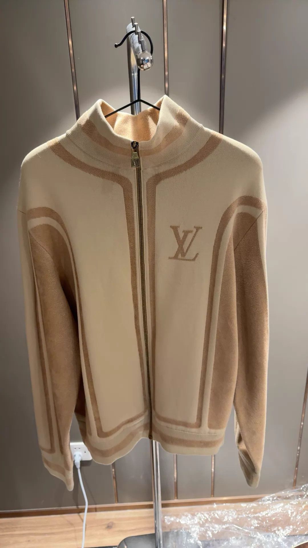 Louis Vuitton LV new L size jacket Size US L / EU 52-54 / 3 - 1 Thumbnail