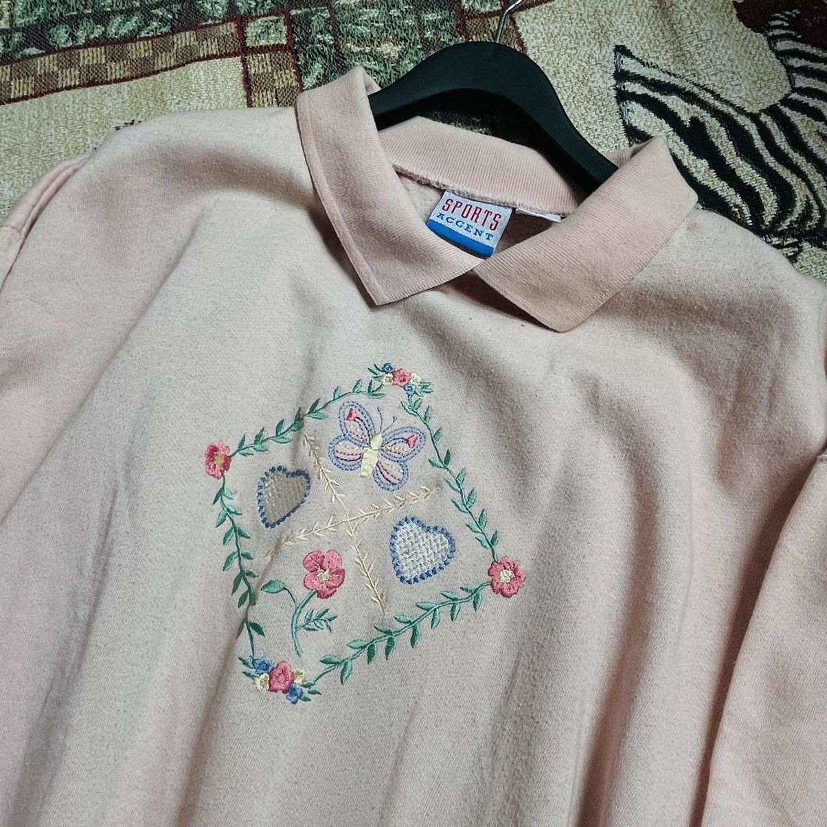 Vintage Embroidery Collar Neck Sweatshirt