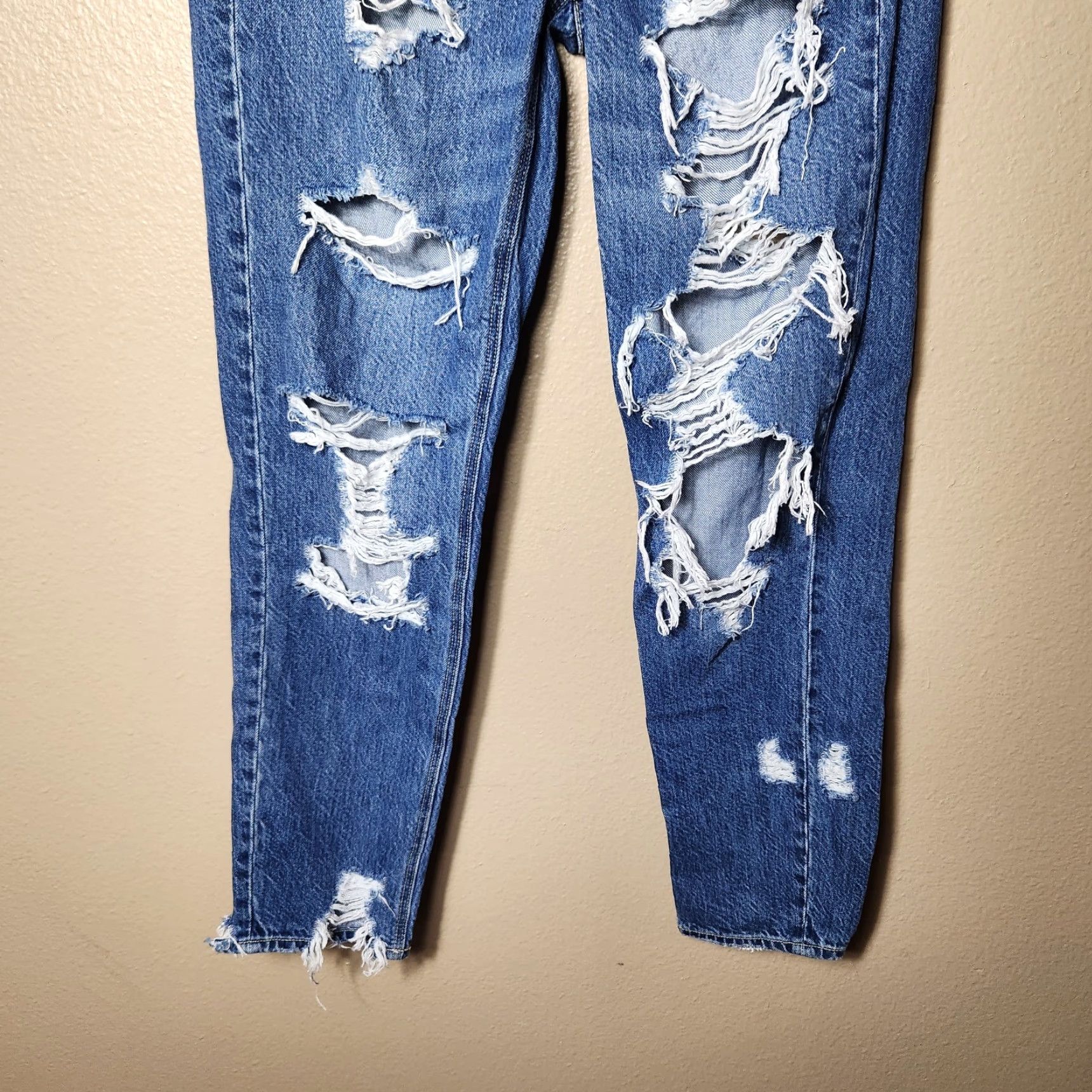 American Eagle Outfitters VINTAGE American Eagle Comfort Stretch Waistband Distressed Destroyed Mom Jeans-Size 0 Size 25" / US 0 / IT 36 - 2 Thumbnail