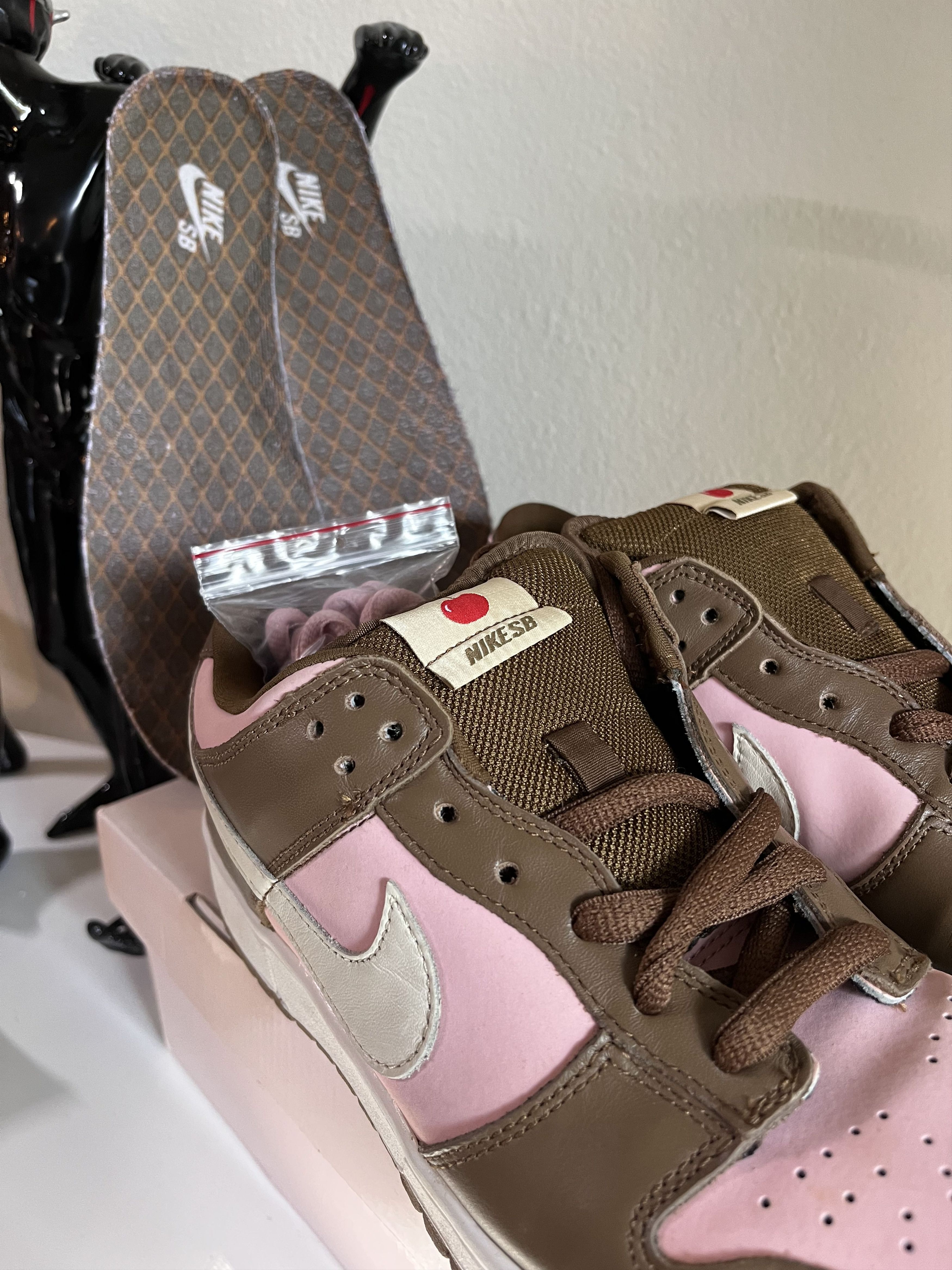 Nike SB 2005_VNDS_NIKE SB DUNK LOW PRO STUSSY CHERRY_US10 Size US 10 / EU 43 - 15 Thumbnail