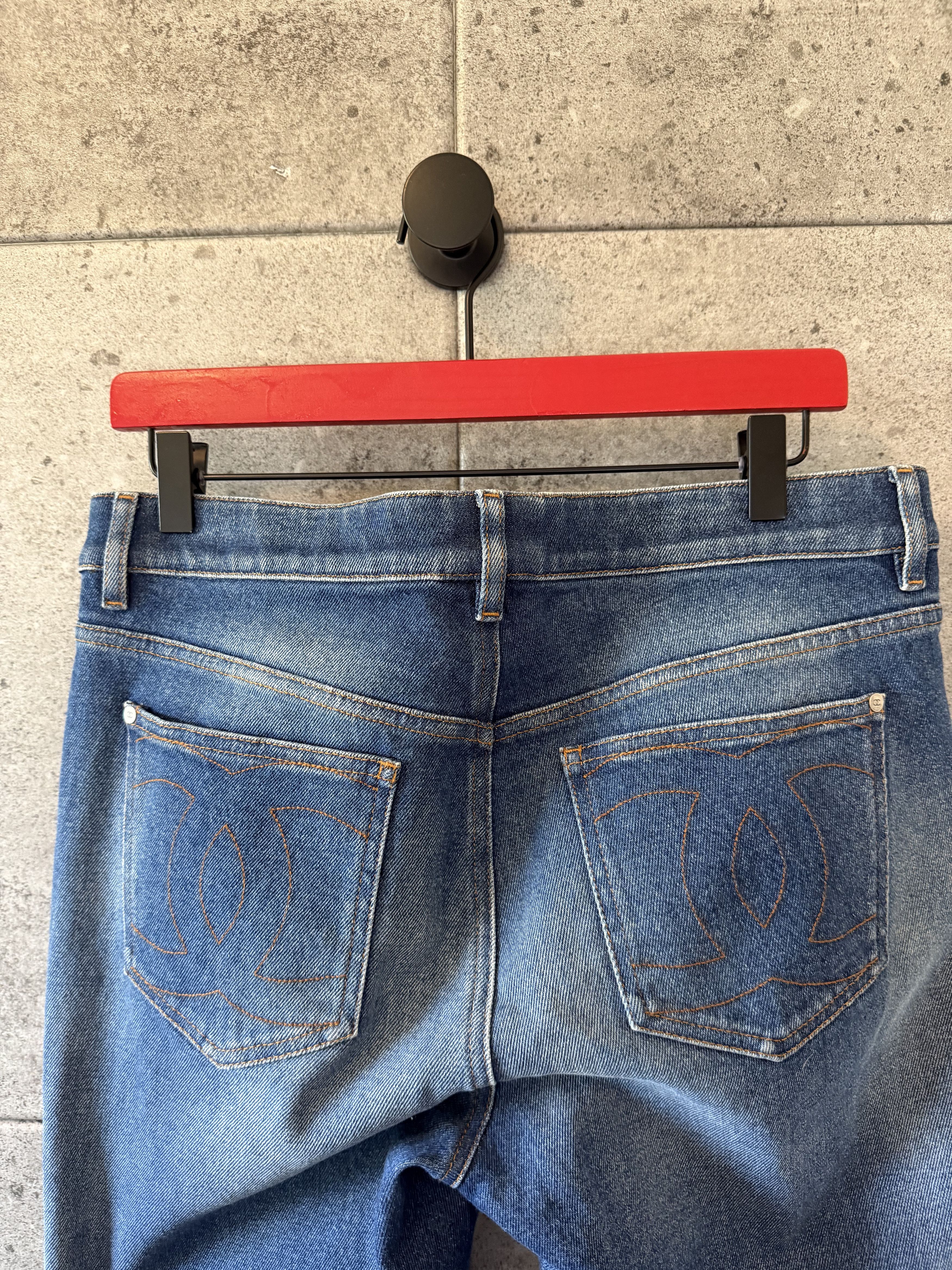 Chanel Chanel skinny embroidered double C denim Size US 31 - 1 Thumbnail