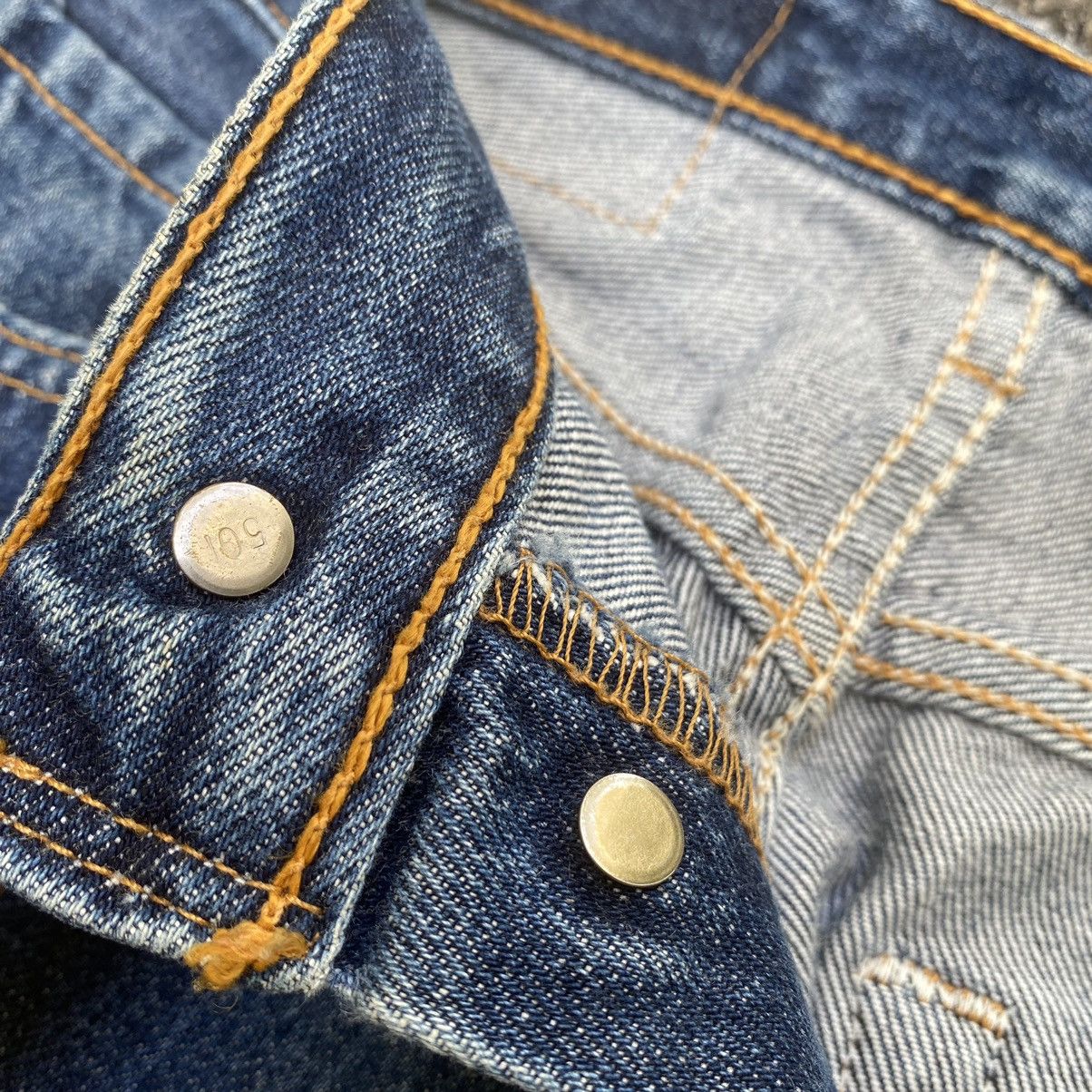 Levi's × Vintage Vintage Levi's 501 Jeans Button #501 Made in USA 90s Denim Size US 28 / EU 44 - 8 Thumbnail