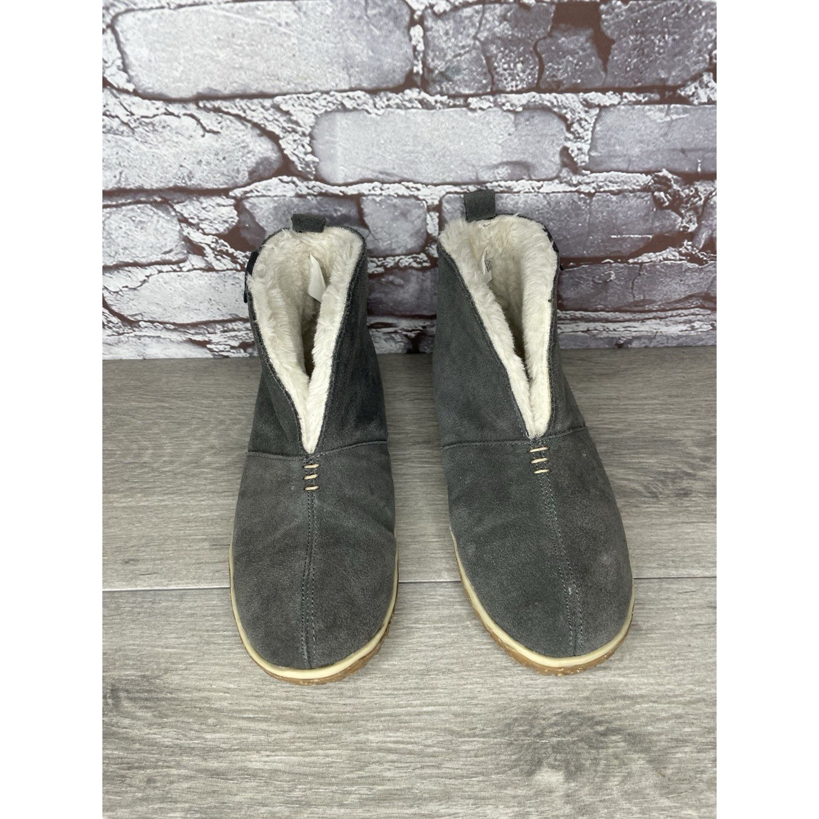 Minnetonka Minnetonka Tucson Gray Suede Southwestern Fur Lined Booties Size US 7 / IT 37 - 11 Thumbnail