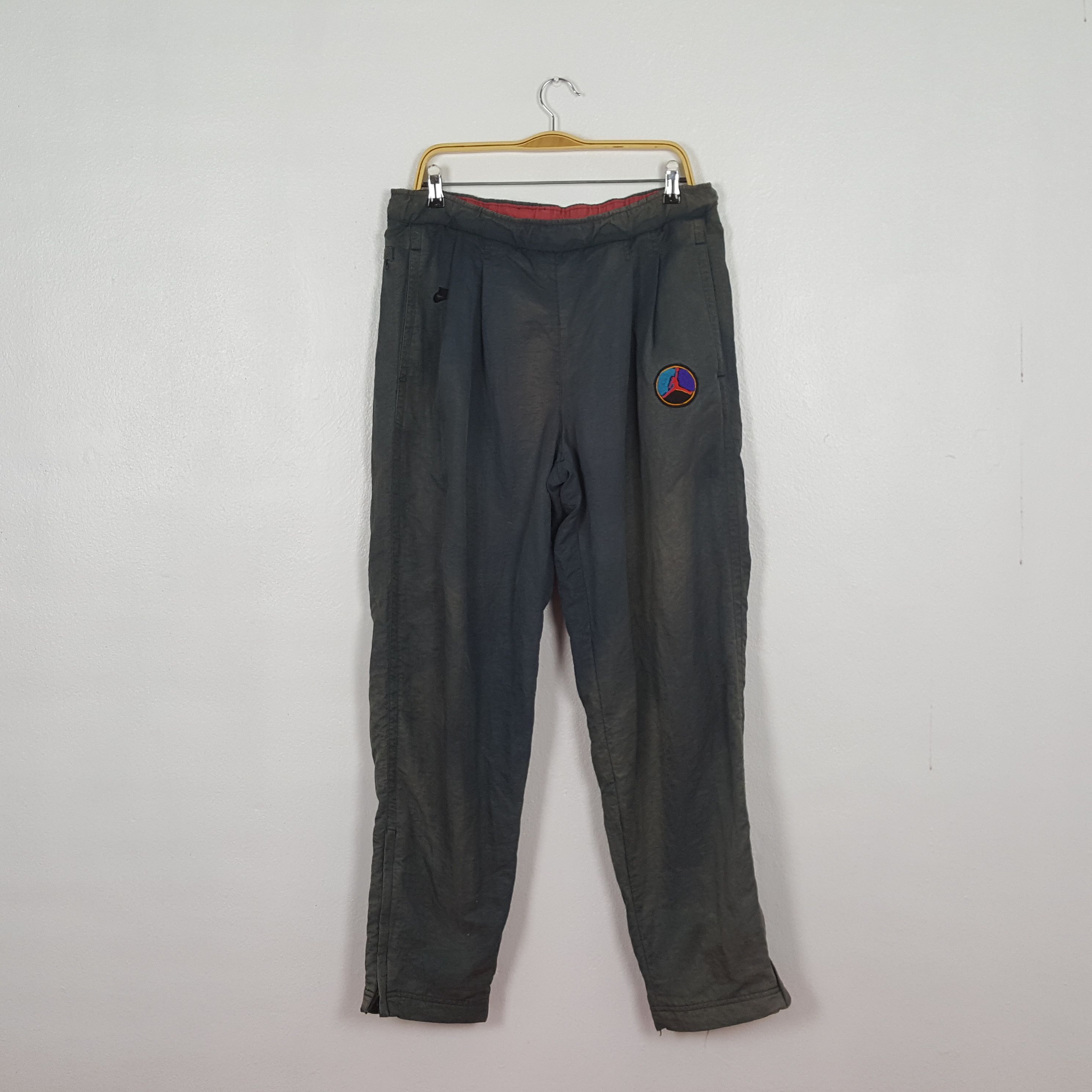 Nike Vintage Nike Air Jordan Distressed Pants C318N8 Size US 32 / EU 48 - 1 Thumbnail