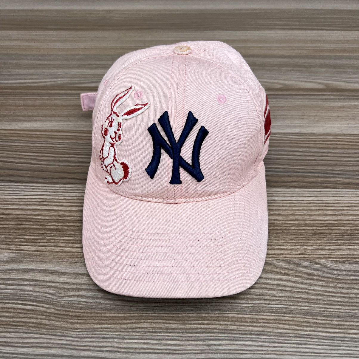 Gucci Gucci X MLB NY Yankees Pink Embroidered Rabbit Baseball Cap