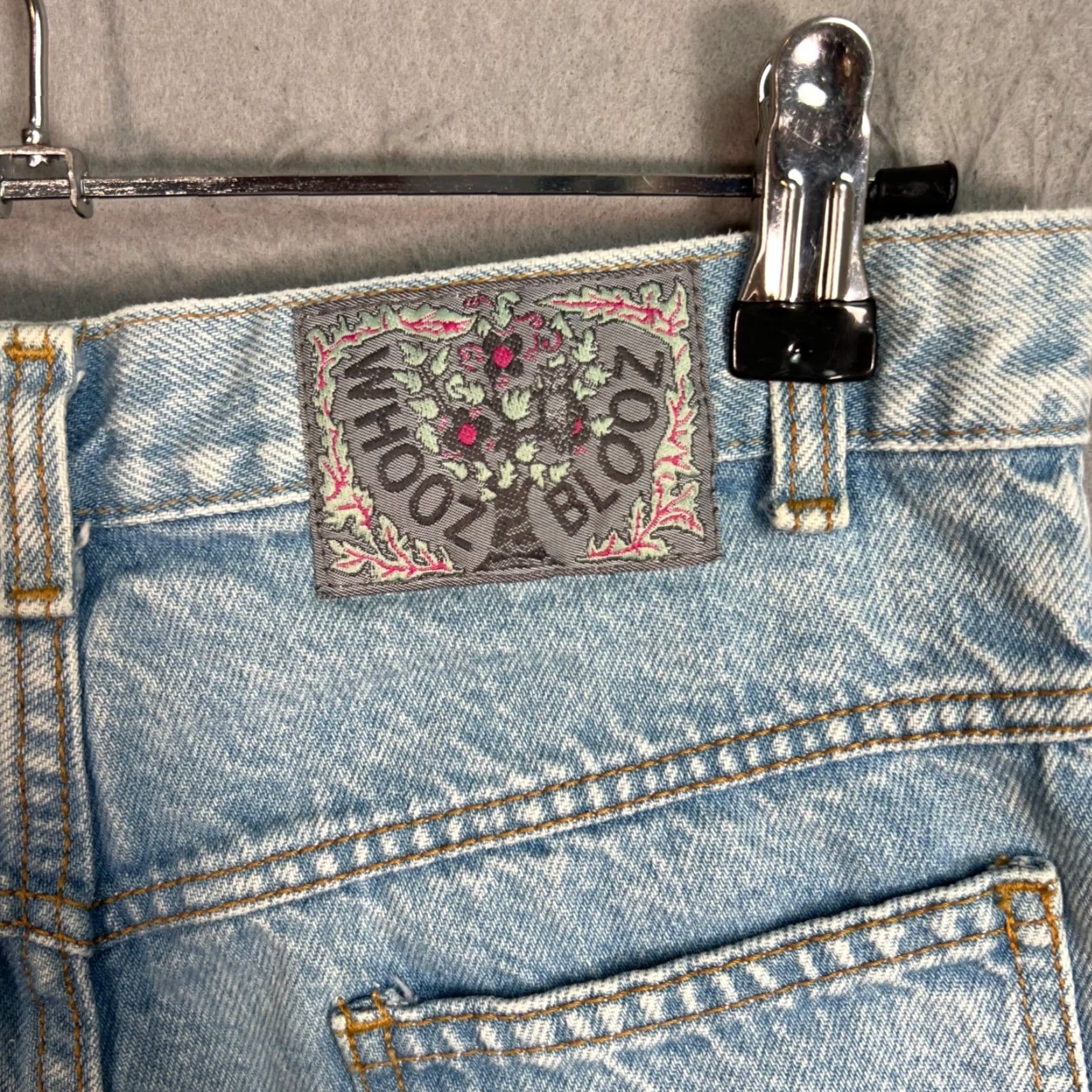 Vintage VINTAGE Whooz Blooz Womens 9 High-Waisted Light Wash Jeans w/ Beaded Pocket Size 30" / US 8 / IT 44 - 3 Thumbnail