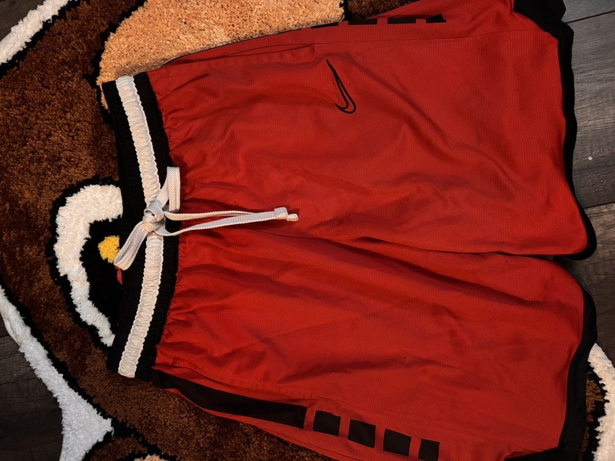 Nike Nike Basketball Shorts Size US 30 / EU 46 - 1 Thumbnail